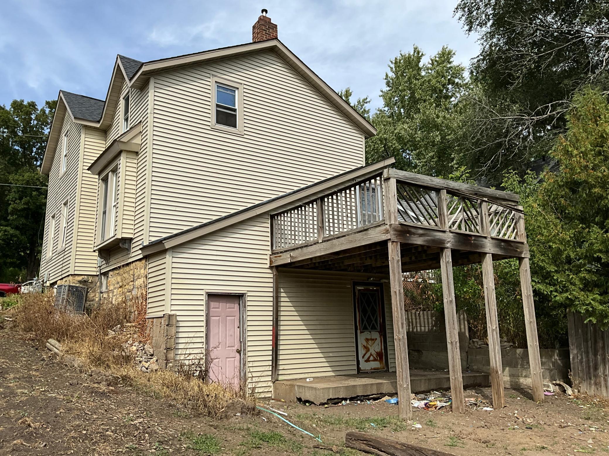 243 E 4th Street Property Photo 4