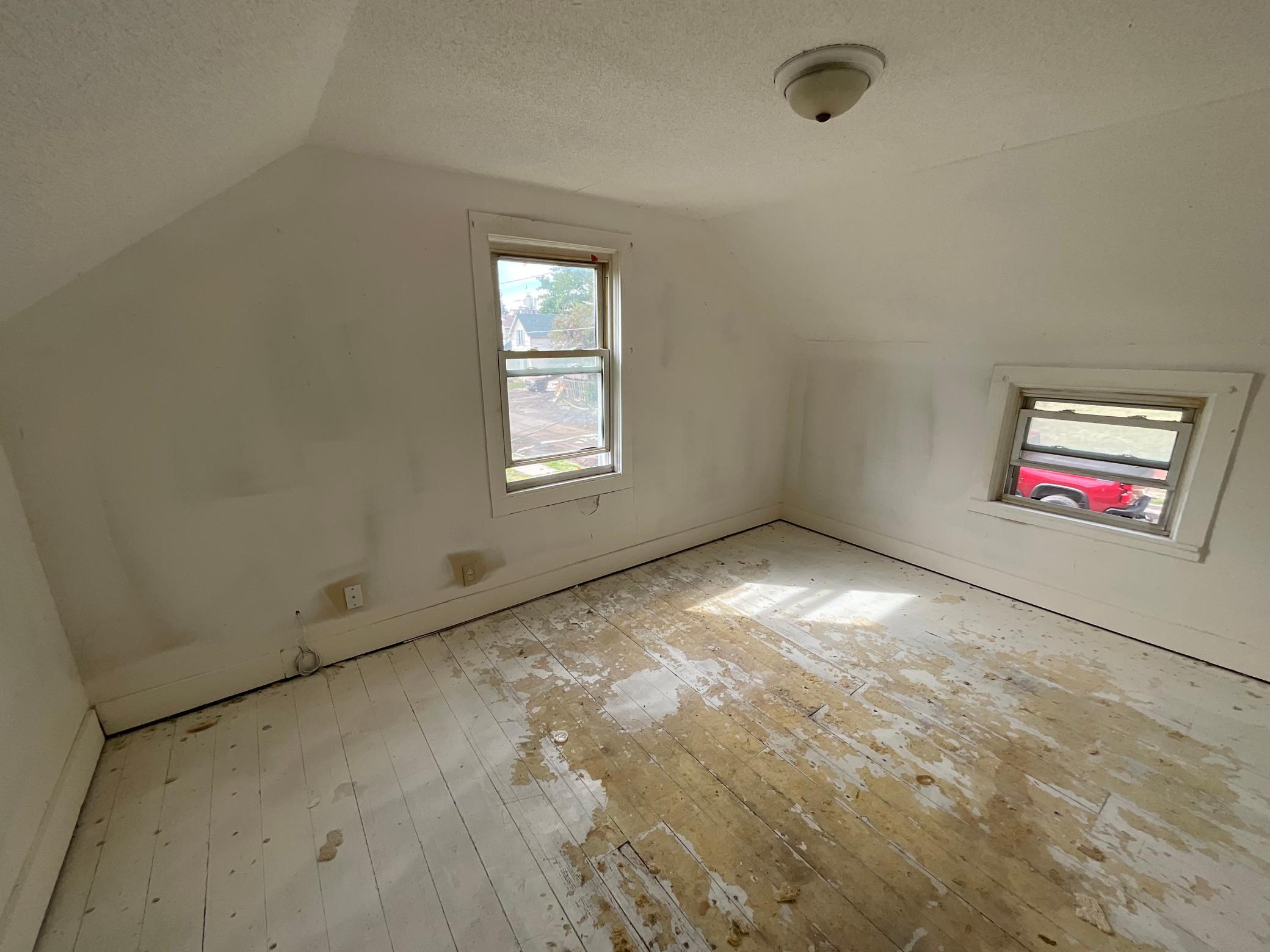 243 E 4th Street Property Photo 6
