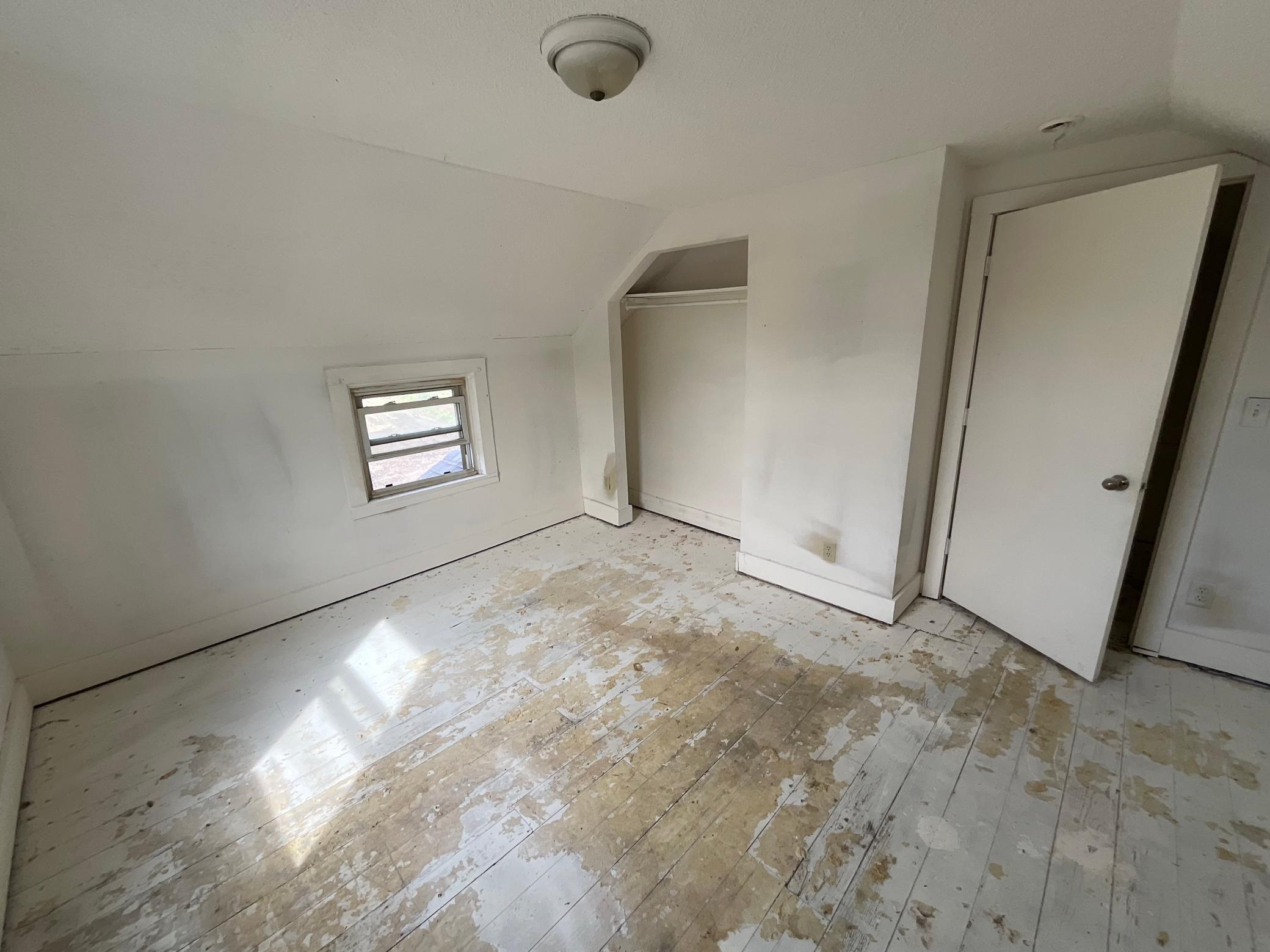 243 E 4th Street Property Photo 7
