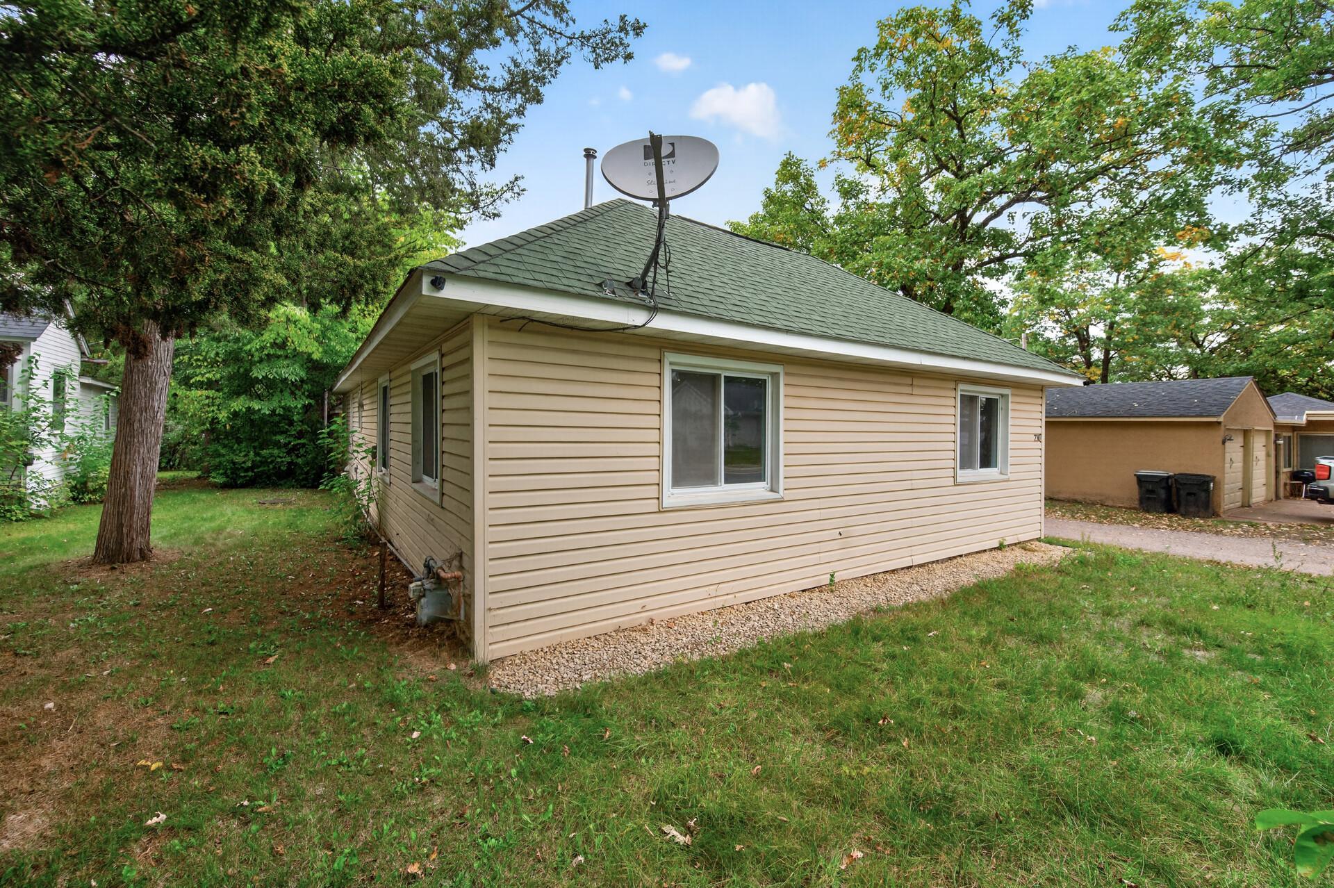 210 Euclid Avenue Property Photo 3