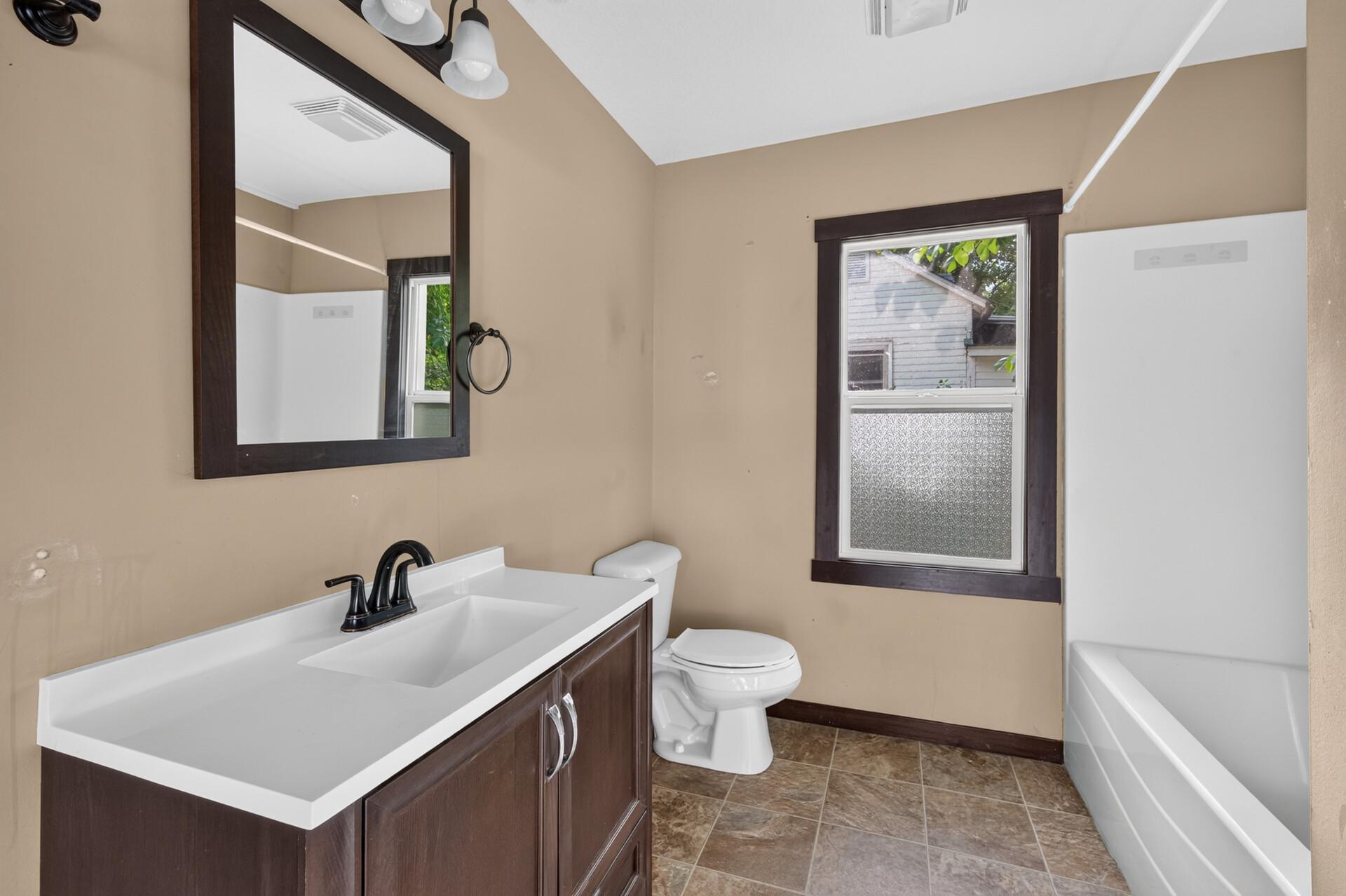 210 Euclid Avenue Property Photo 24
