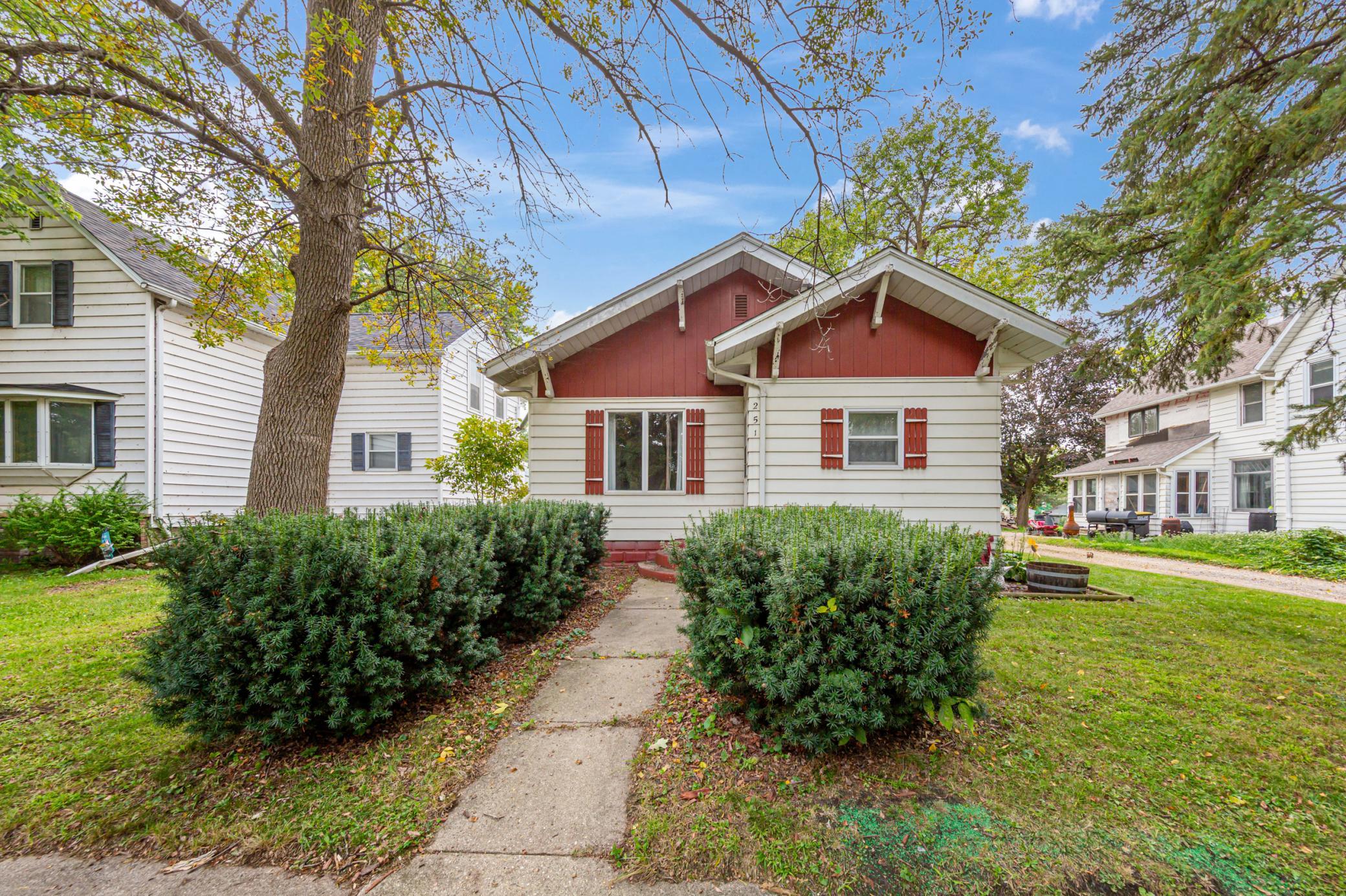 251 N Lincoln Street Property Photo 1