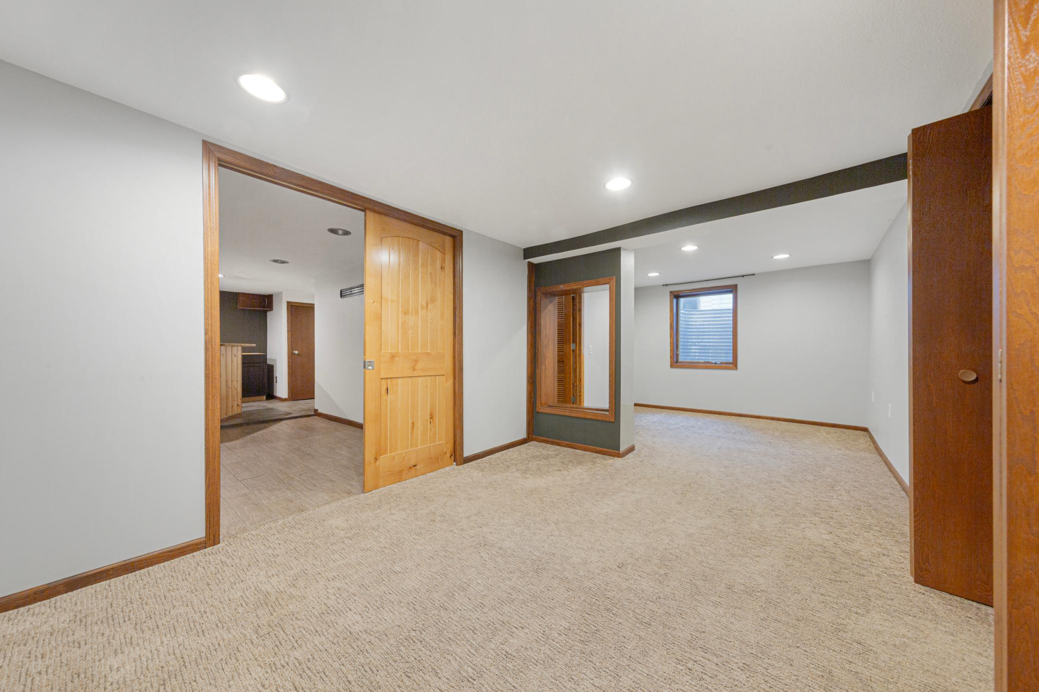 251 N Lincoln Street Property Photo 3