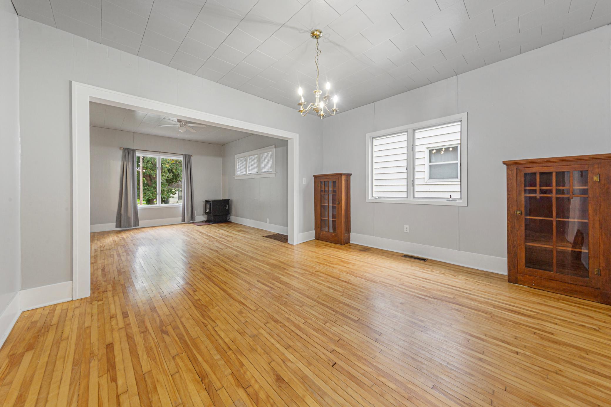 251 N Lincoln Street Property Photo 8