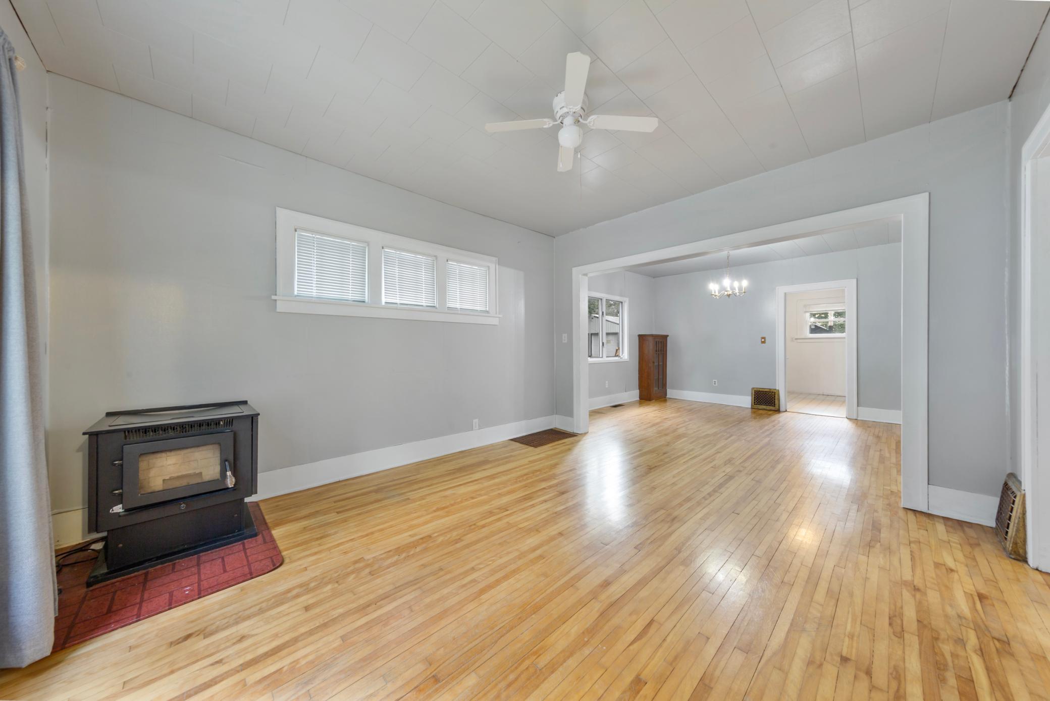 251 N Lincoln Street Property Photo 10