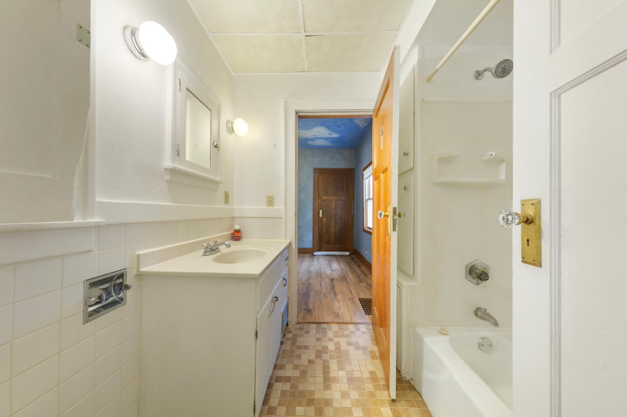 251 N Lincoln Street Property Photo 18