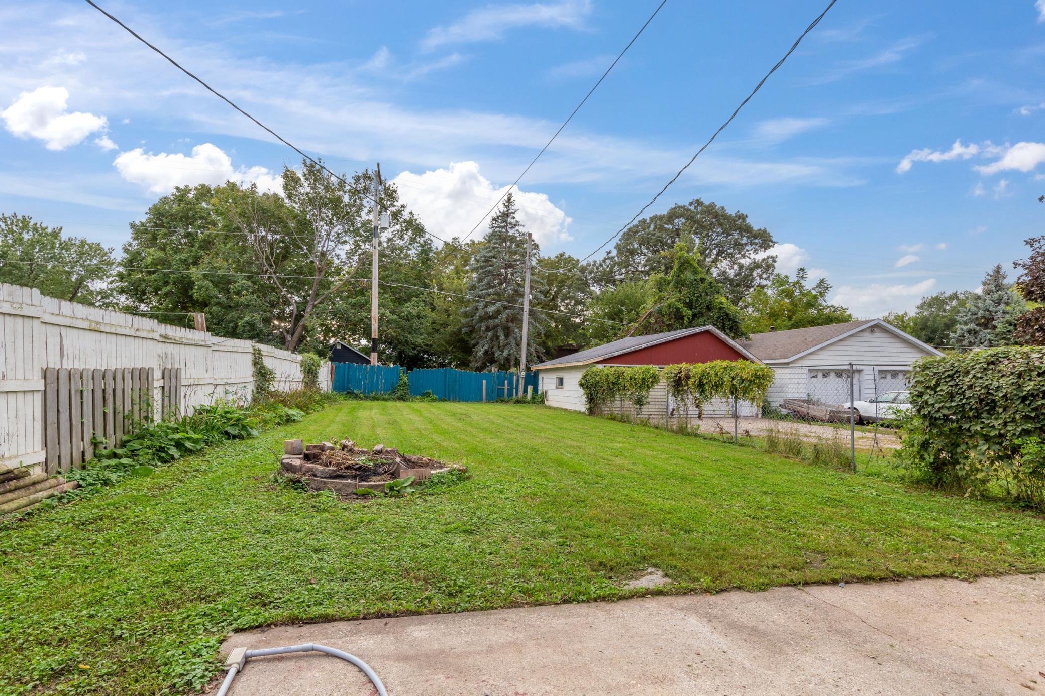 251 N Lincoln Street Property Photo 23