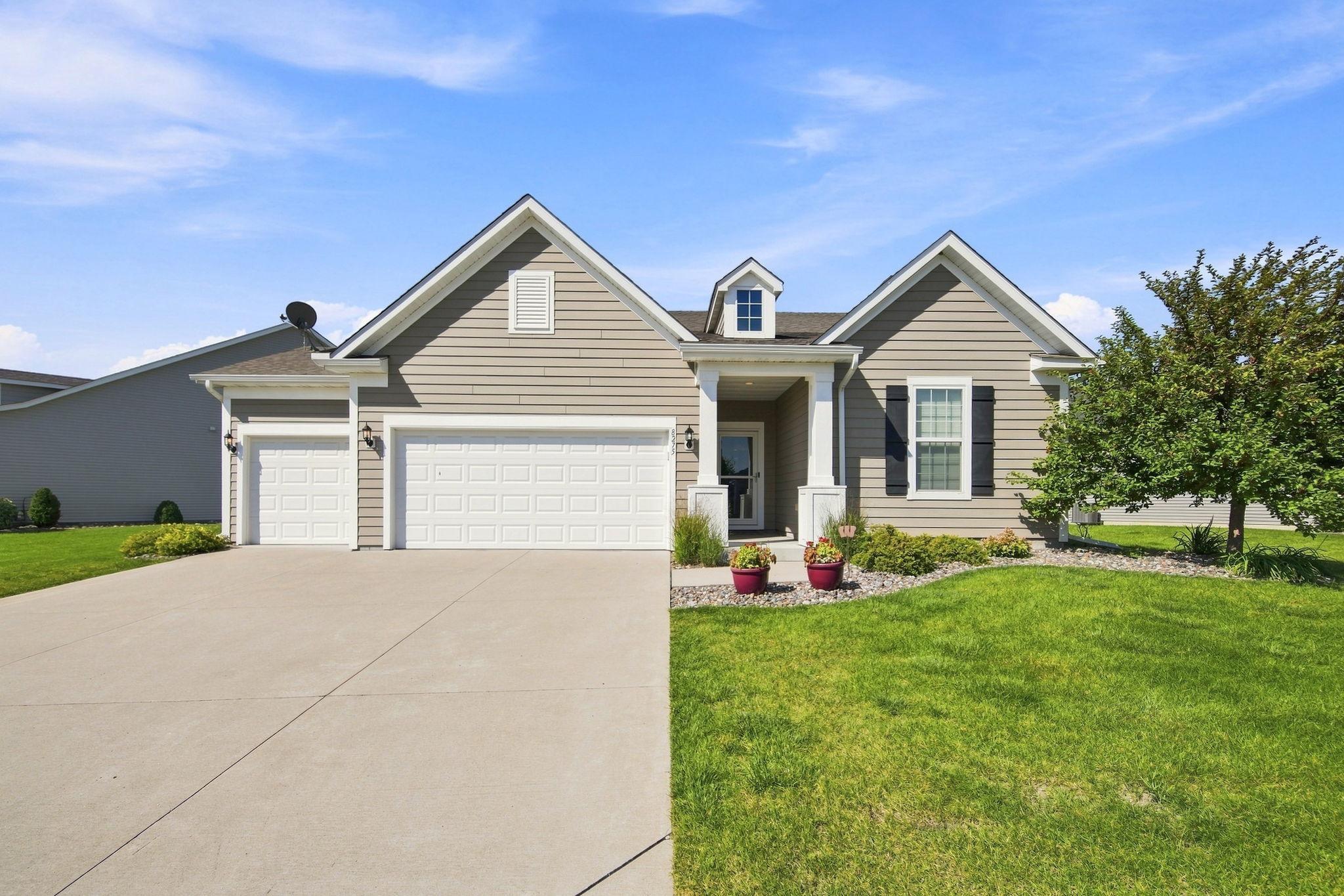 8275 Oakview Court N Property Photo 1