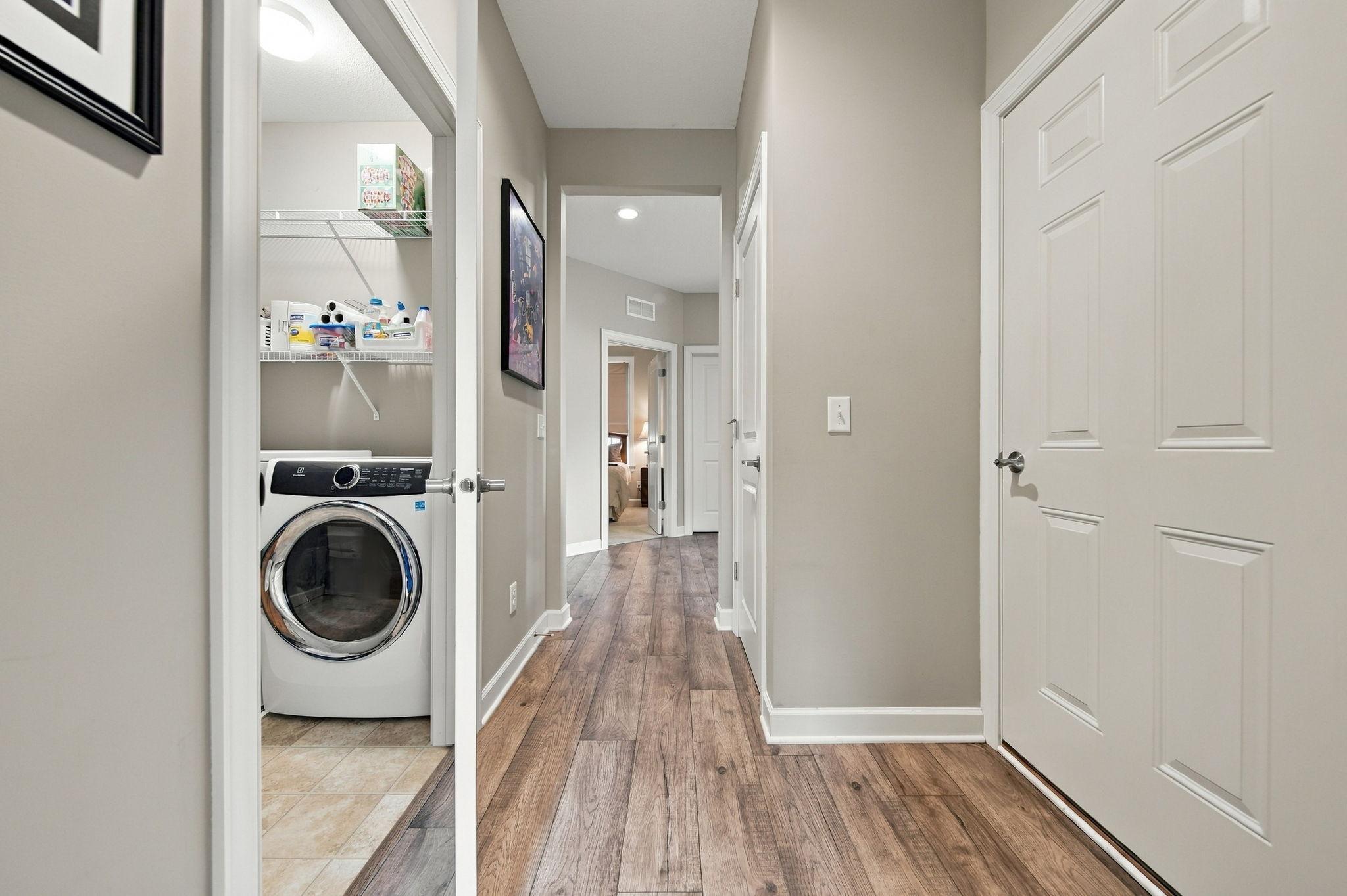 8275 Oakview Court N Property Photo 11