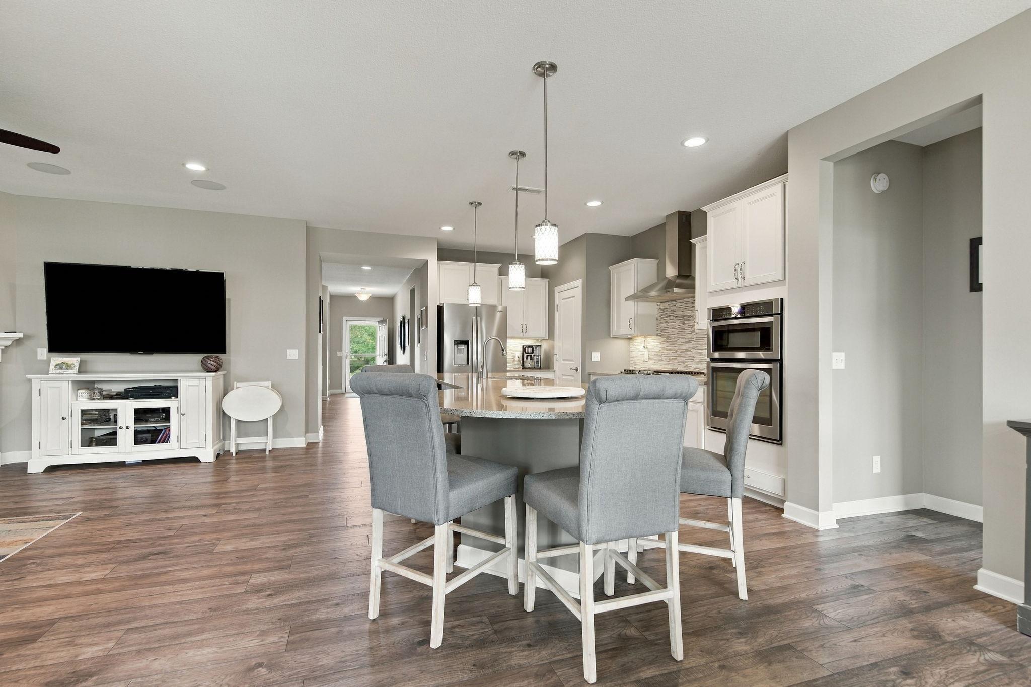8275 Oakview Court N Property Photo 17