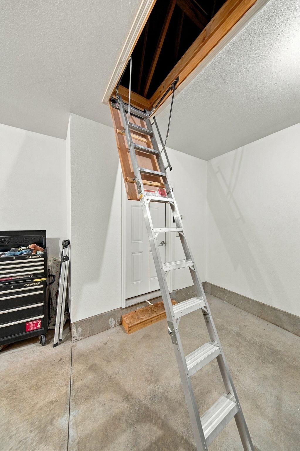 8275 Oakview Court N Property Photo 40