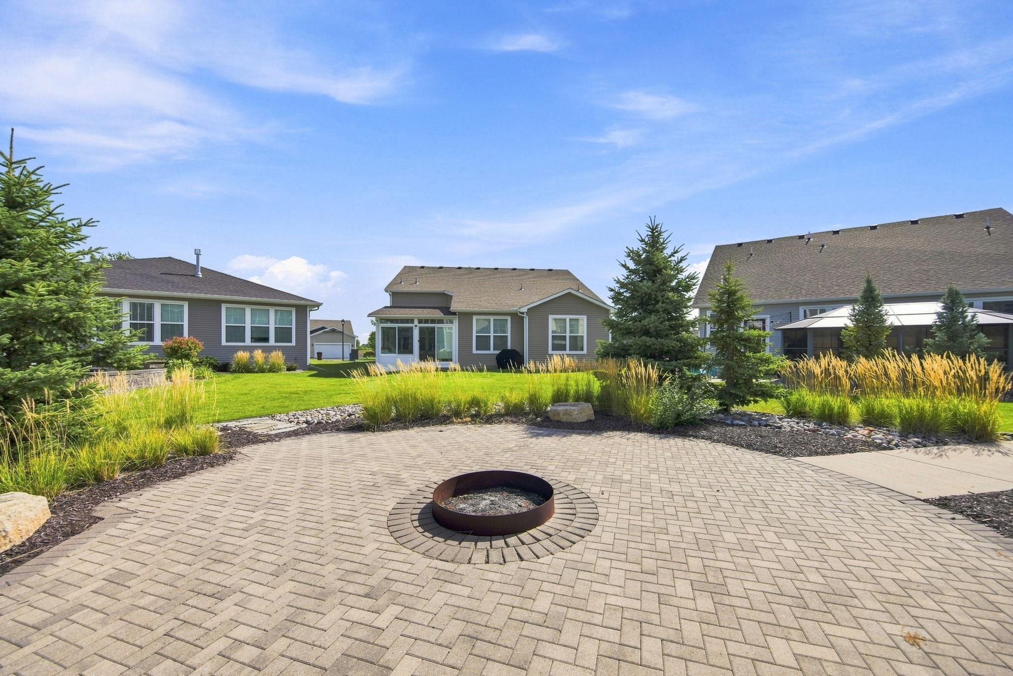 8275 Oakview Court N Property Photo 42