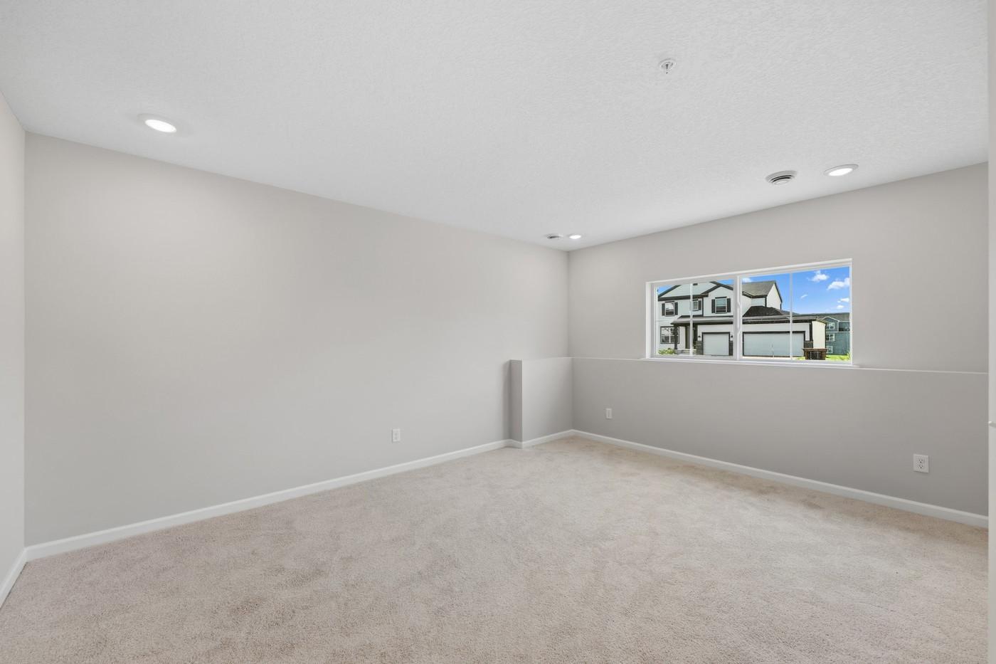 2734 Kepler Avenue Ne Property Photo 7