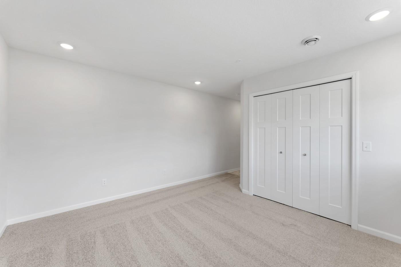 2736 Kepler Avenue Ne Property Photo 5