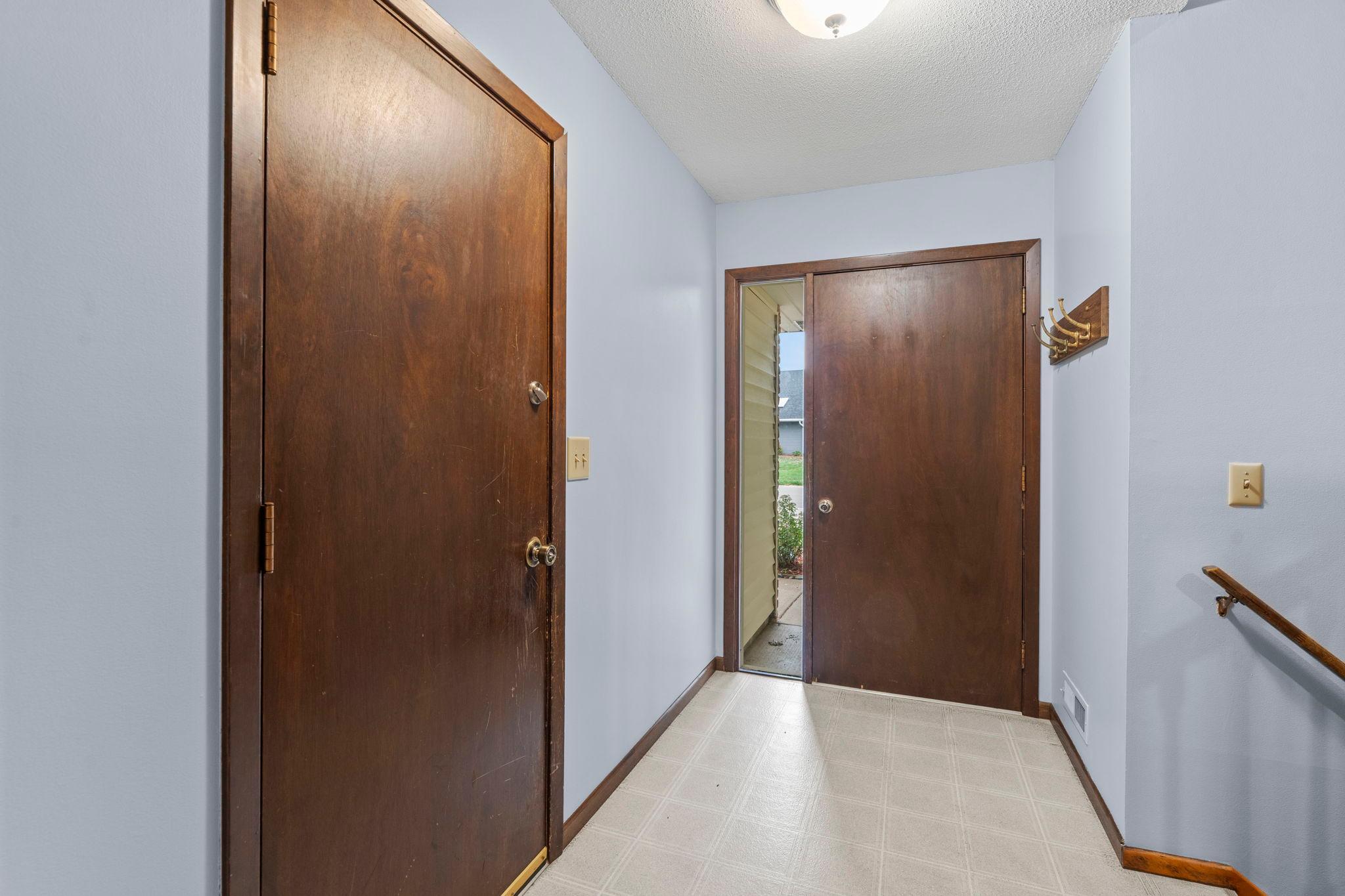 2483 Hidden Valley Lane Property Photo 4