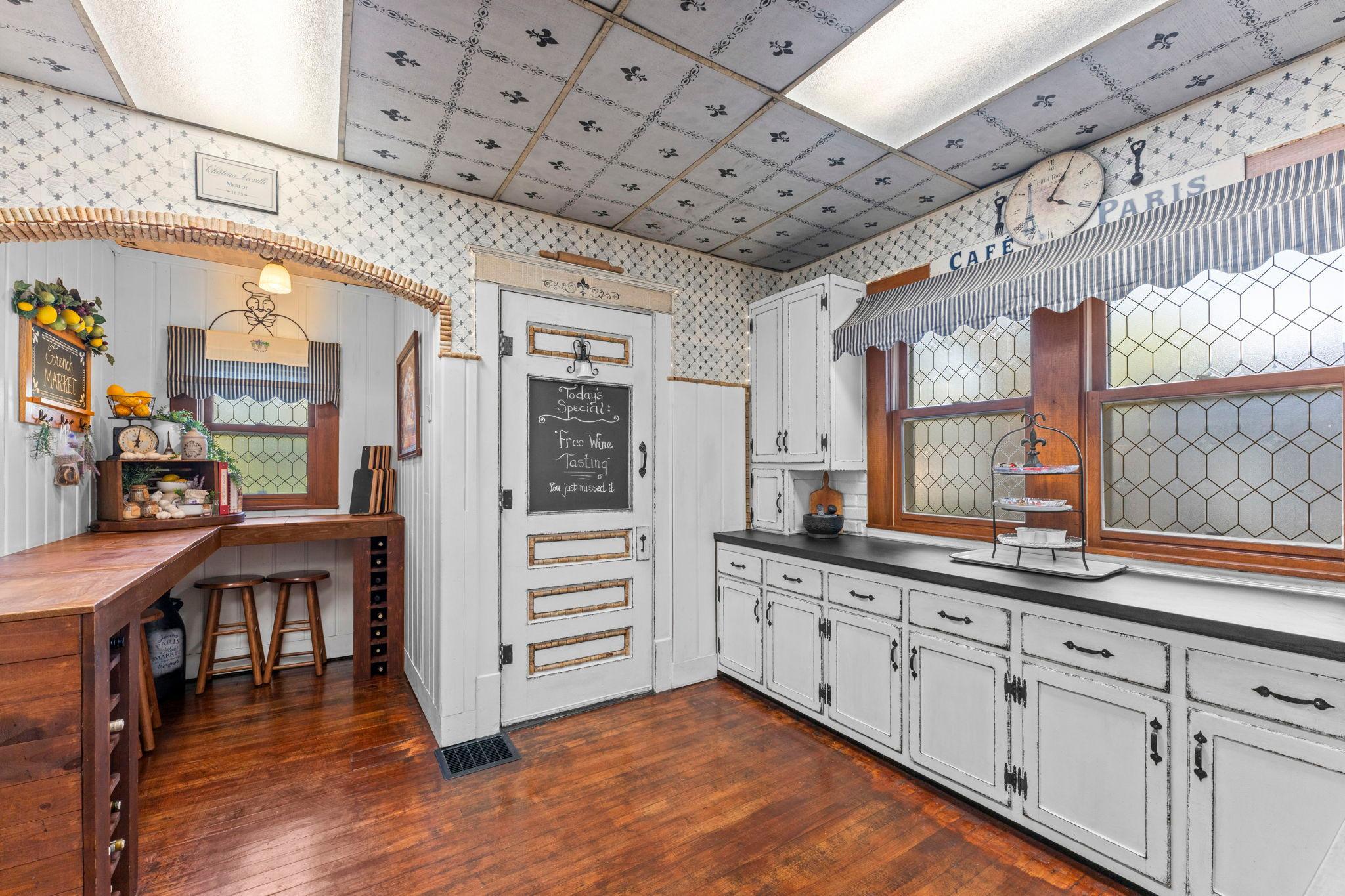 312 4th Street Property Photo 4