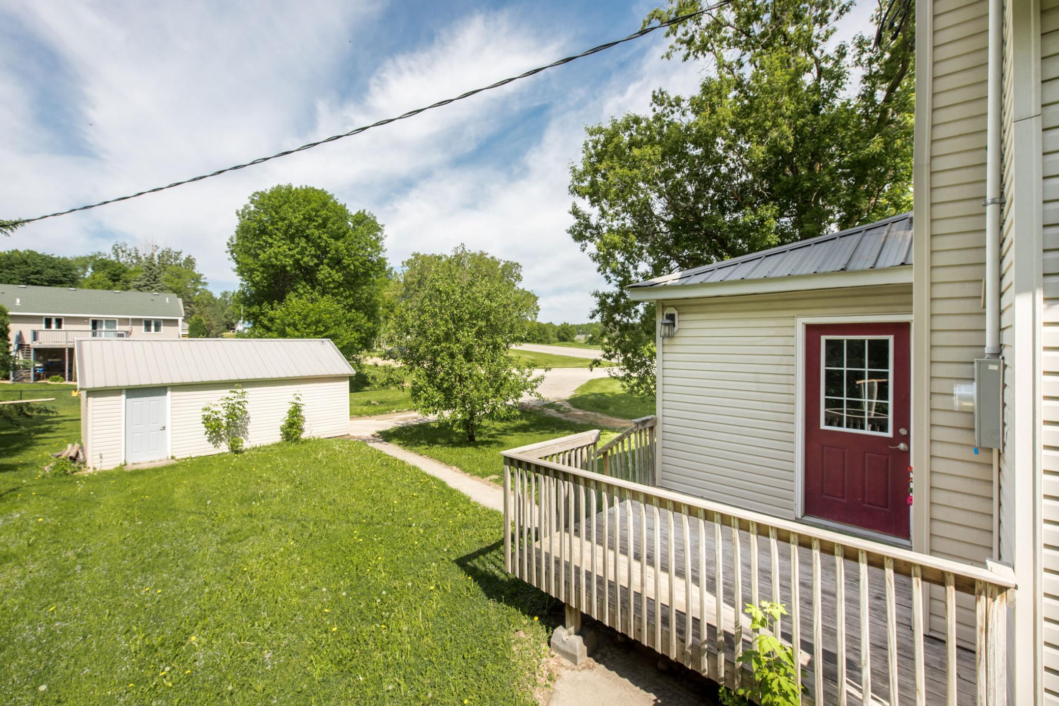 402 Sanstead Street W Property Photo 12