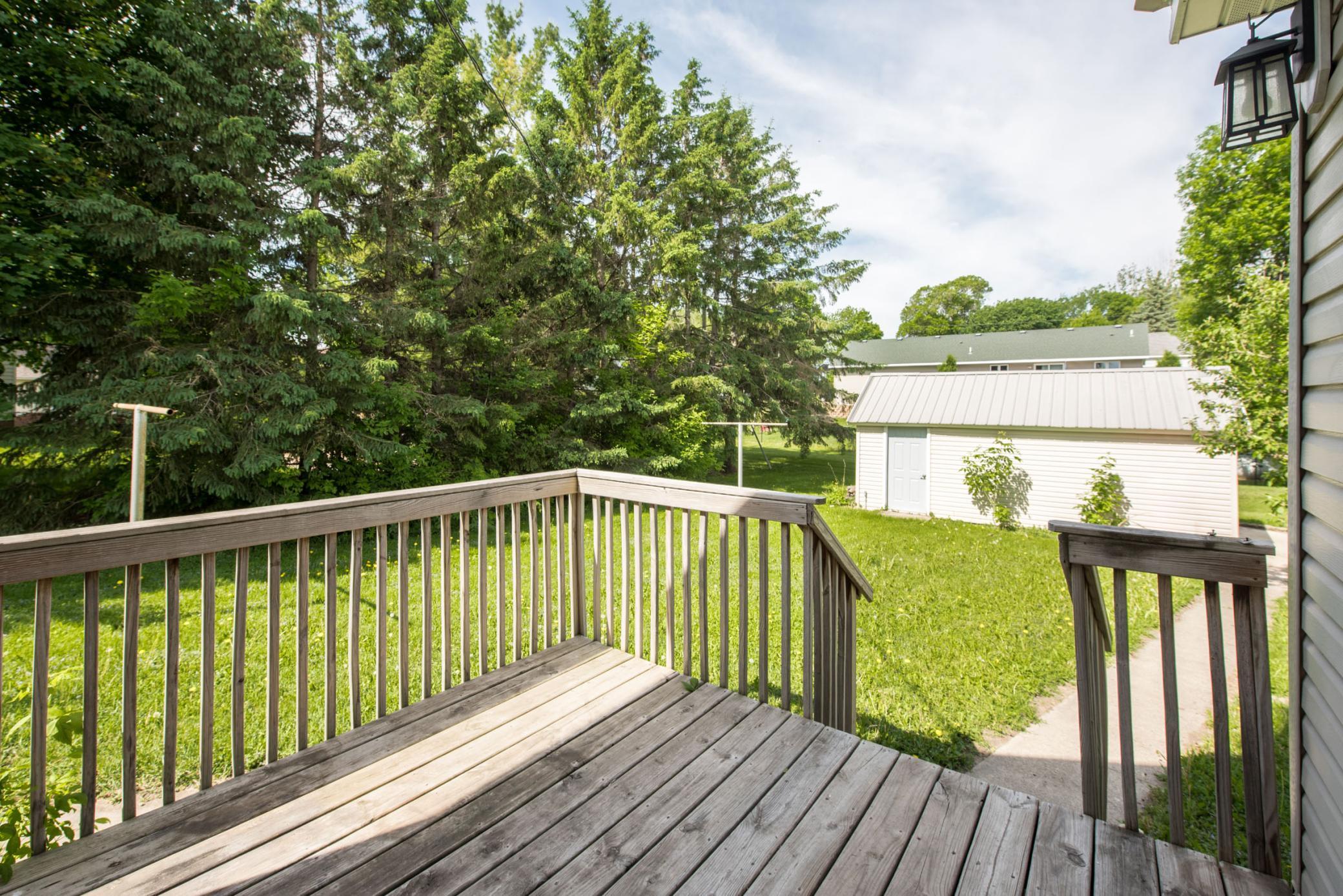 402 Sanstead Street W Property Photo 14
