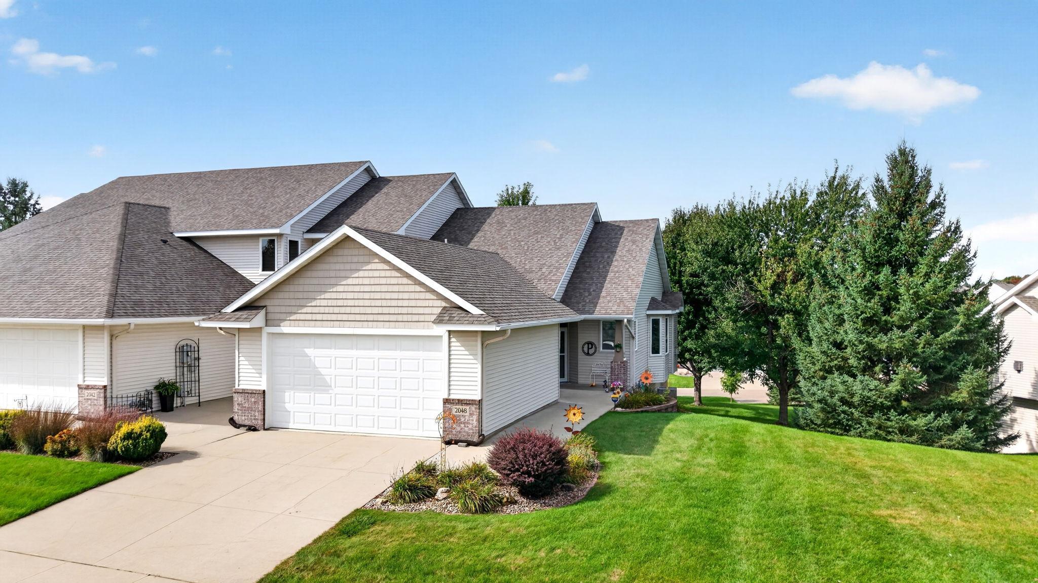 2048 Crimson Ridge Drive Nw Property Photo 3