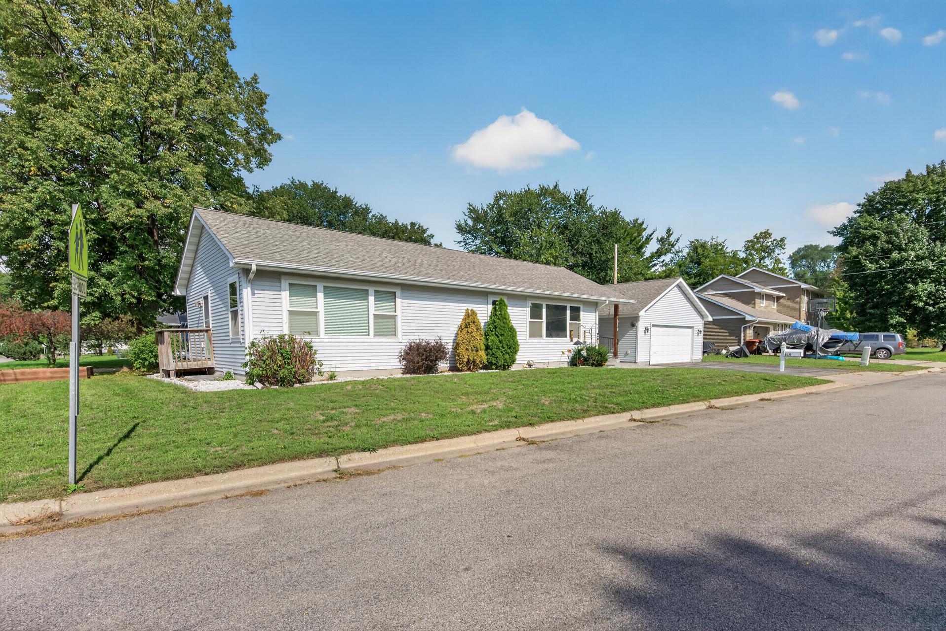 619 7th Street Property Photo 3