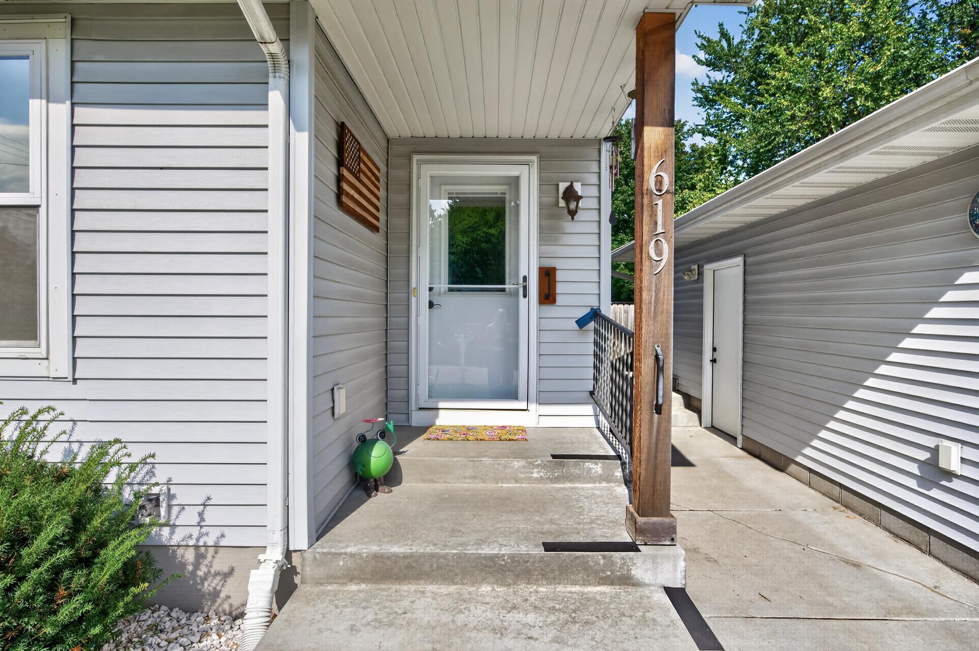619 7th Street Property Photo 5