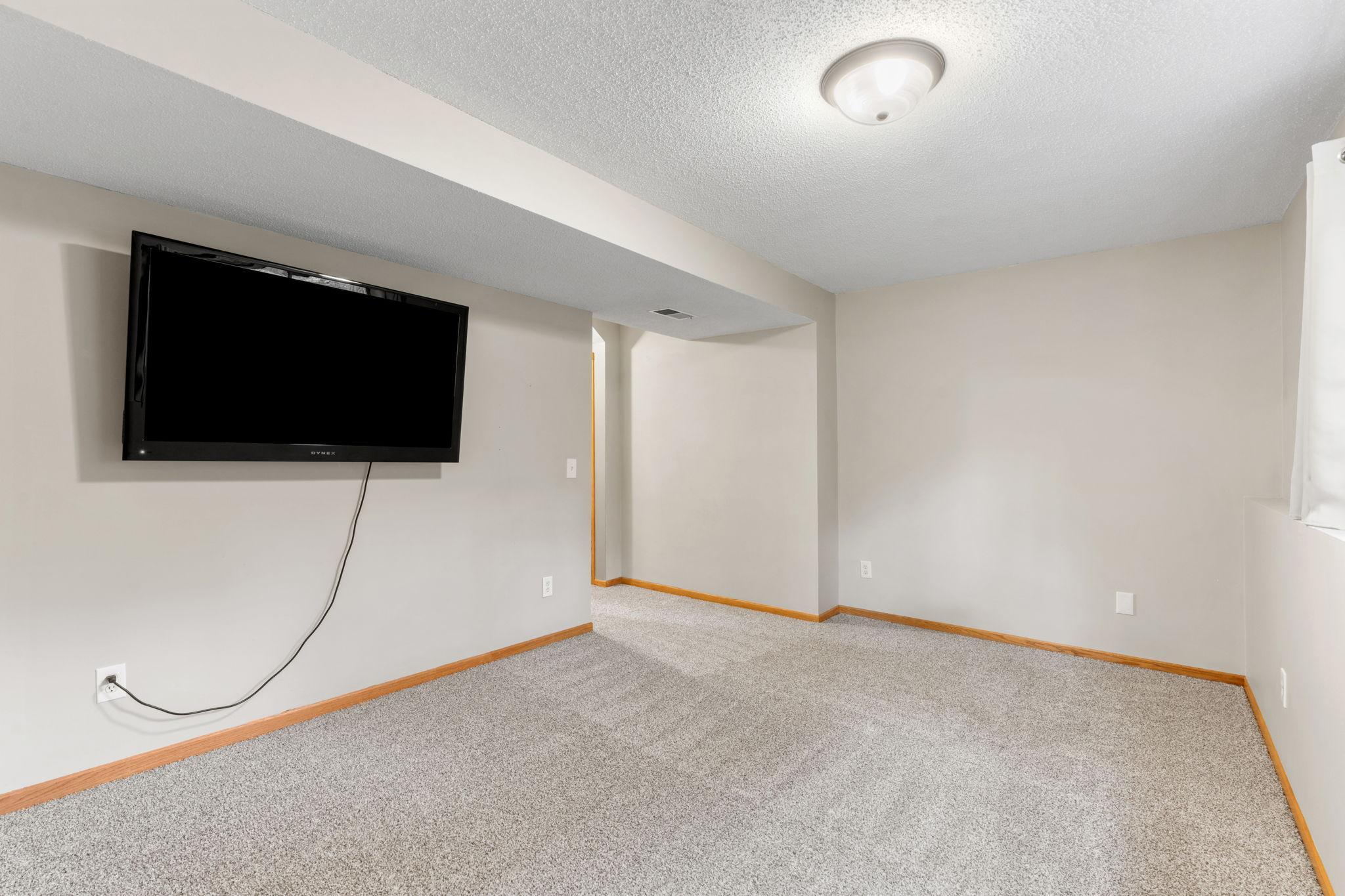 10470 169th Street W Property Photo 32
