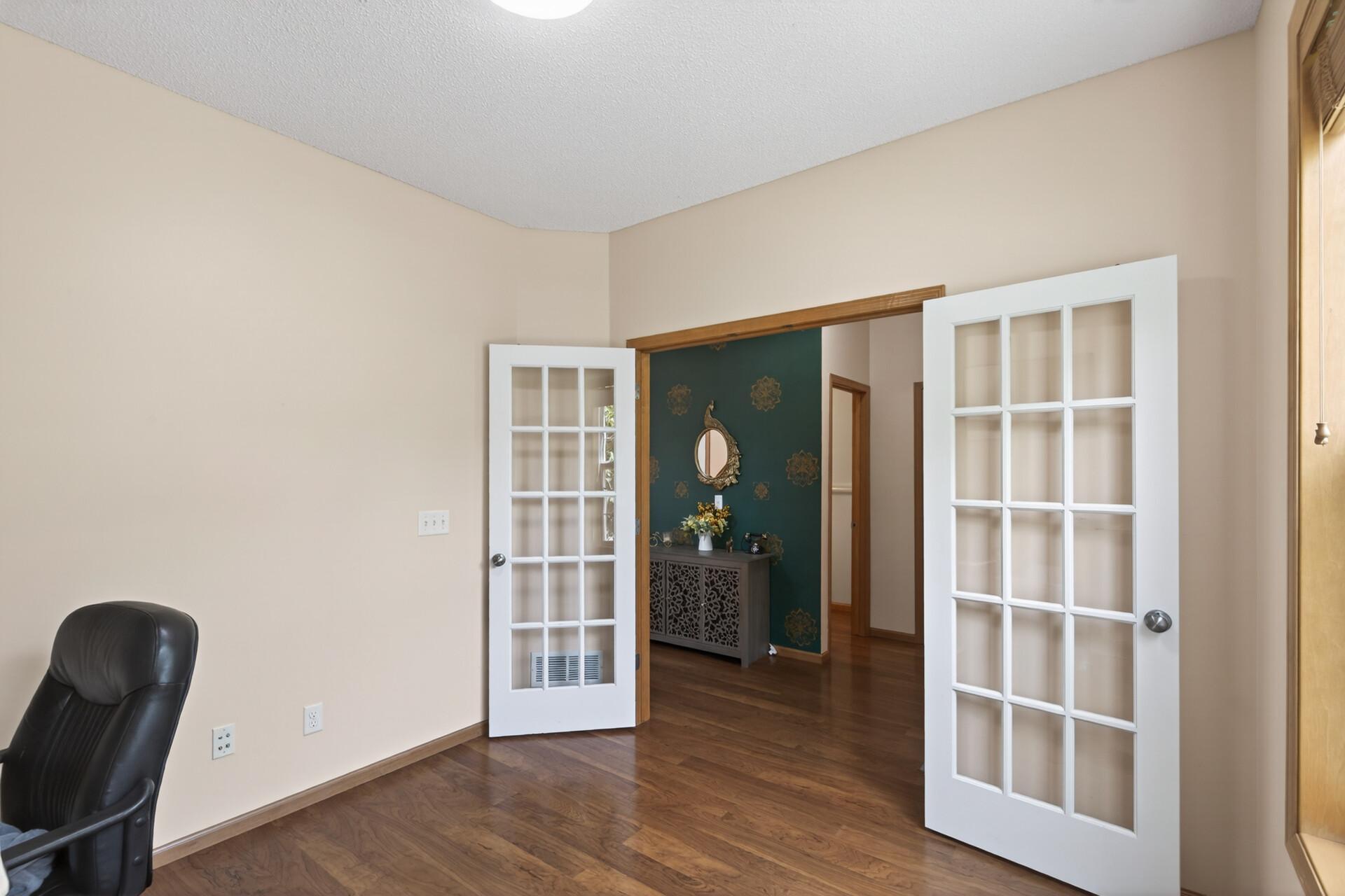 10013 Iris Lane Property Photo 10