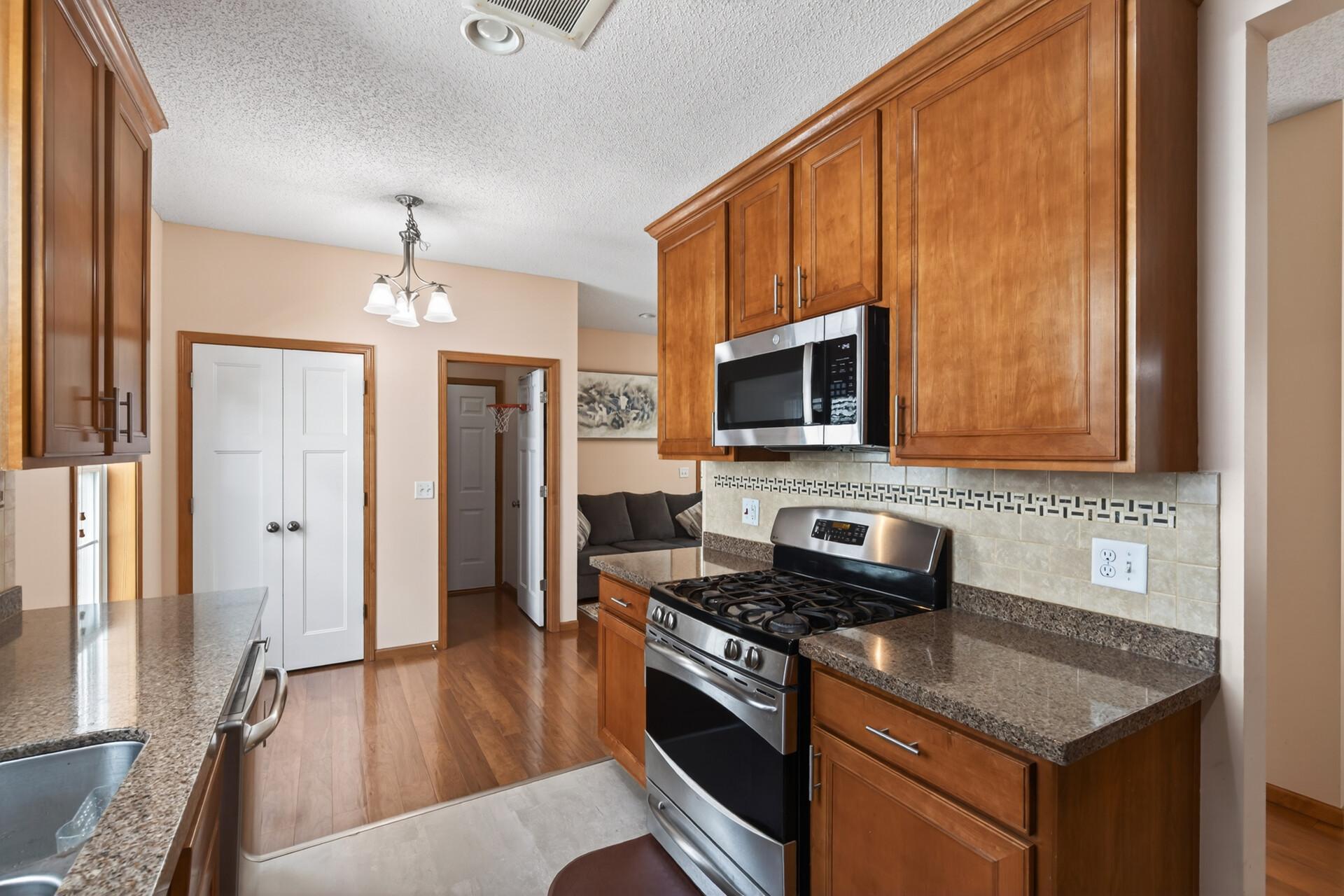 10013 Iris Lane Property Photo 14