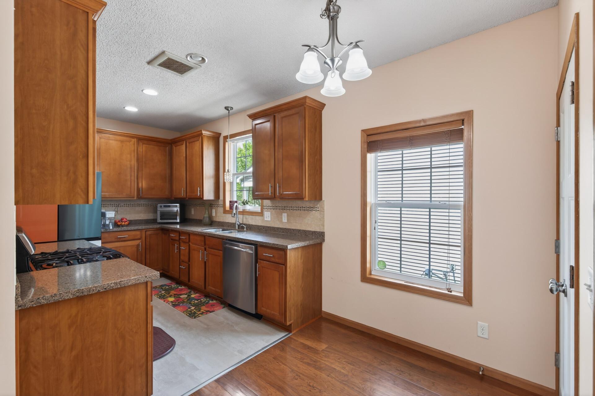 10013 Iris Lane Property Photo 15