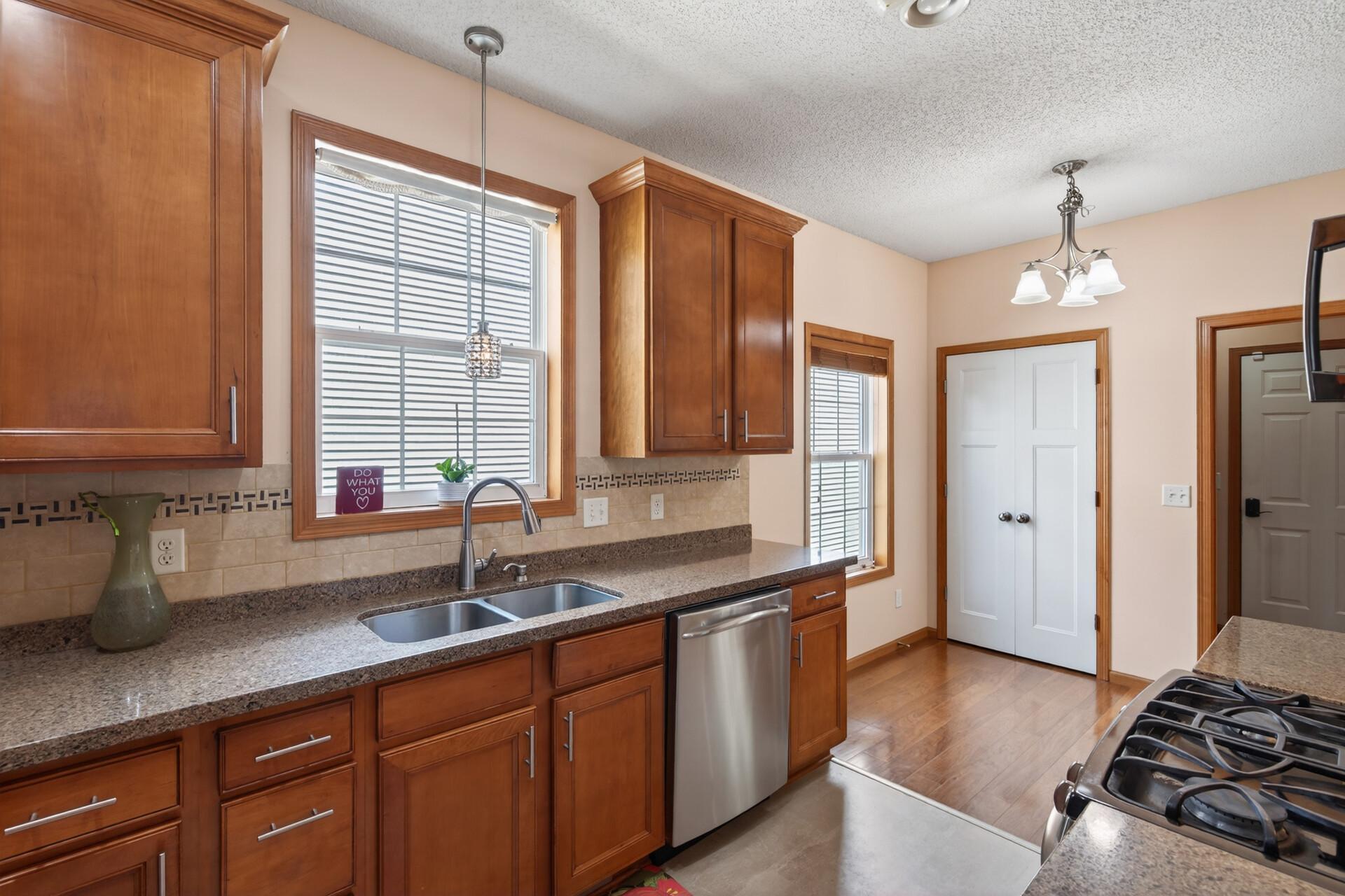 10013 Iris Lane Property Photo 16