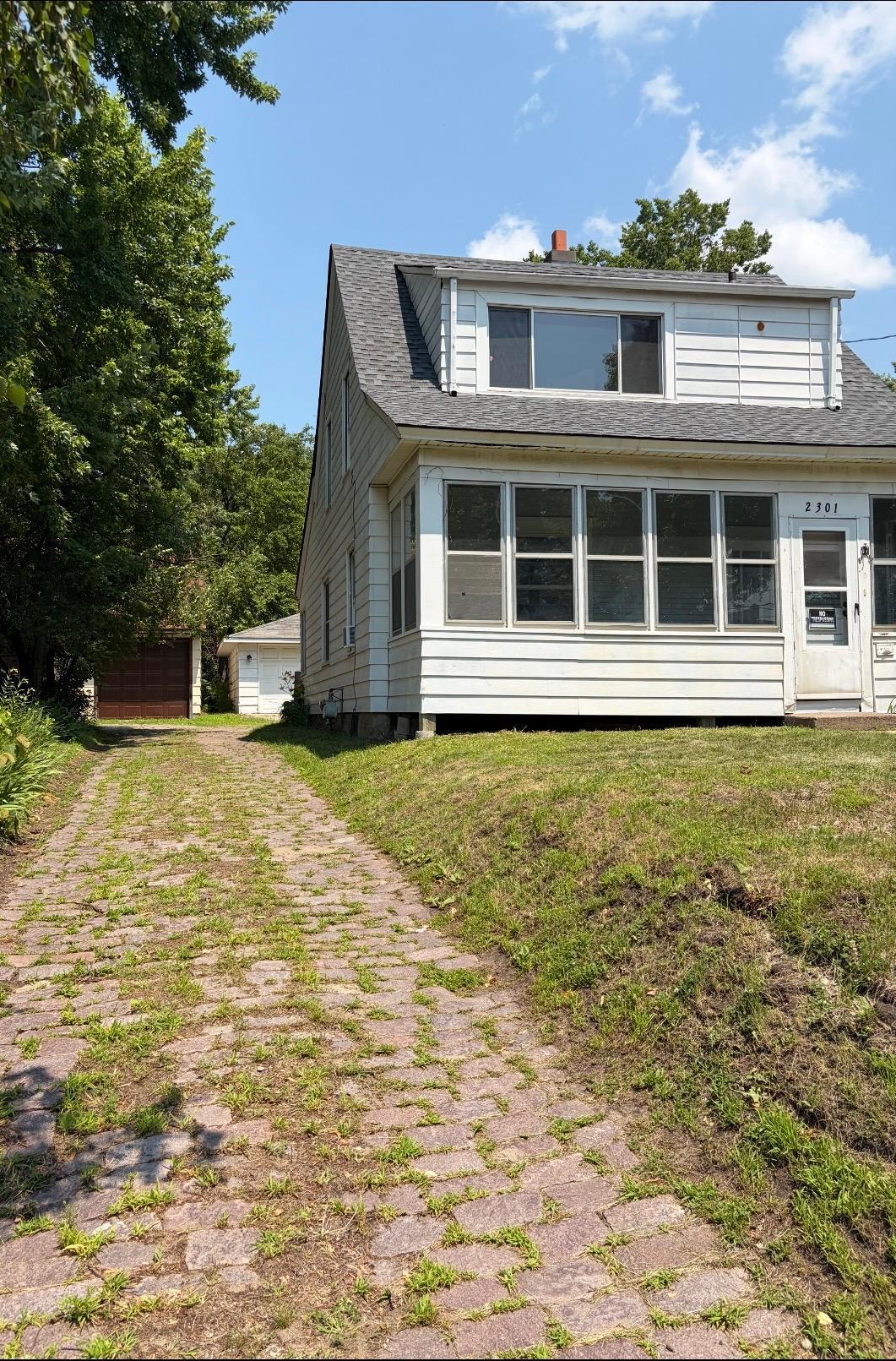 2301 Cole Avenue Se Property Photo 1