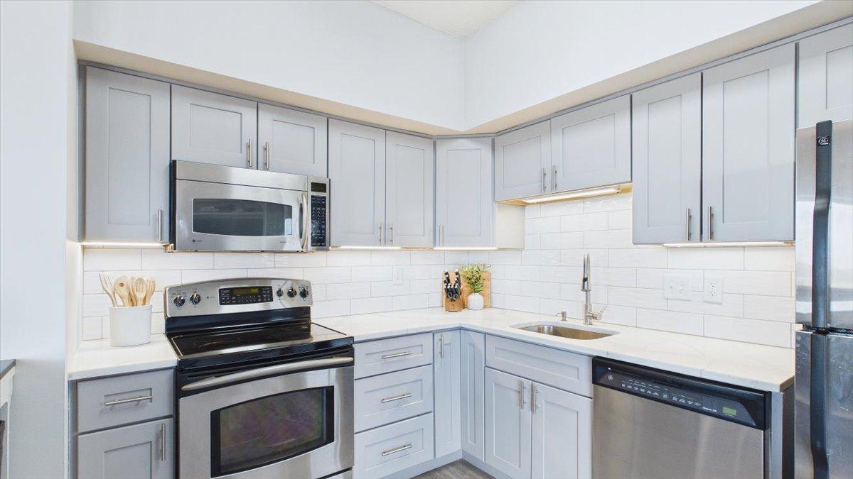 78 10th Street E 3410 Property Photo 10