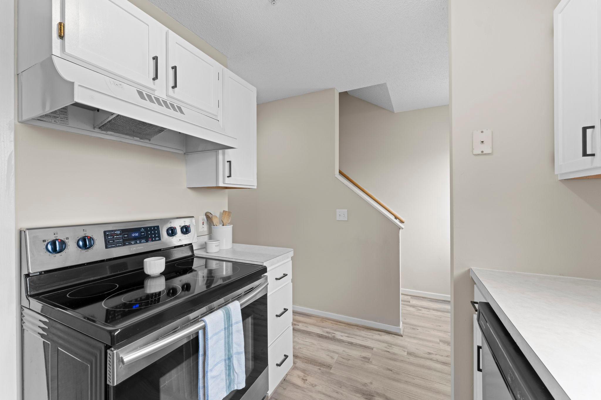 13092 Murdock Terrace Property Photo 3
