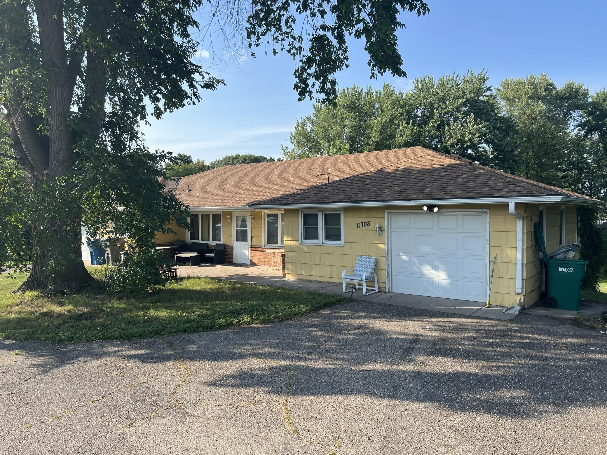 11708 Highway 55 Property Photo 1