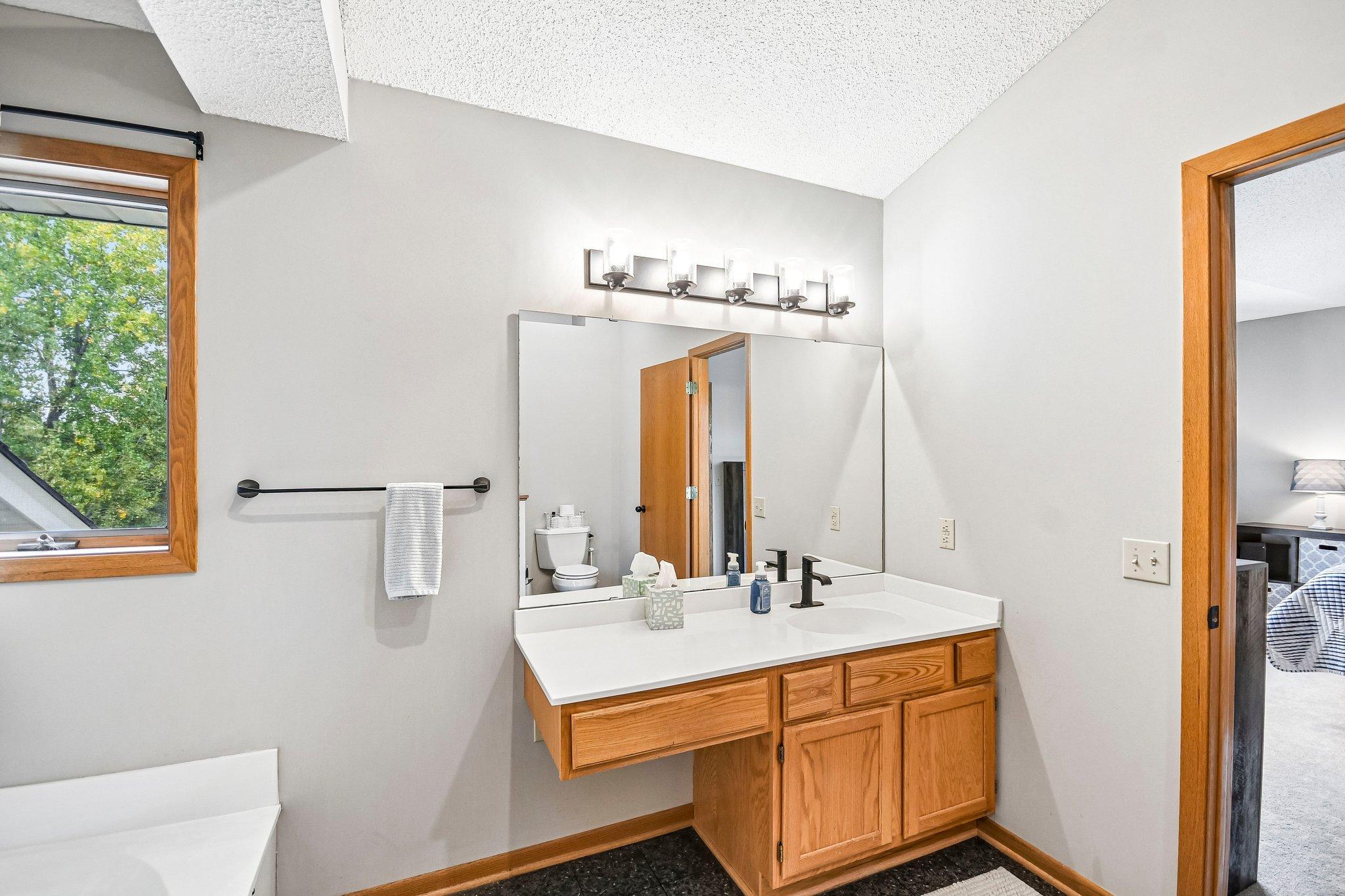 1075 Fallbrook Lane Property Photo 28