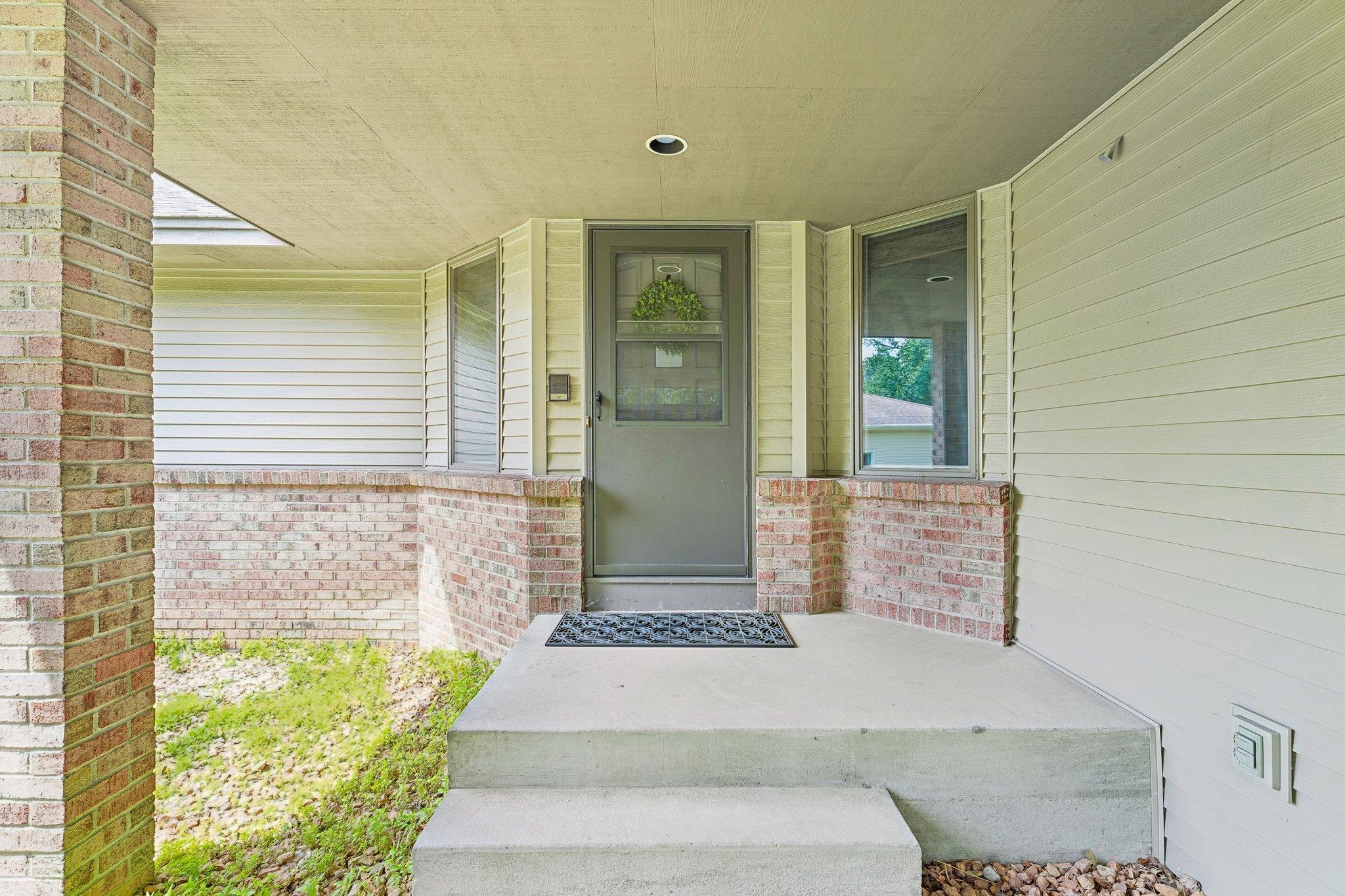 8912 Vincent Place Property Photo 1
