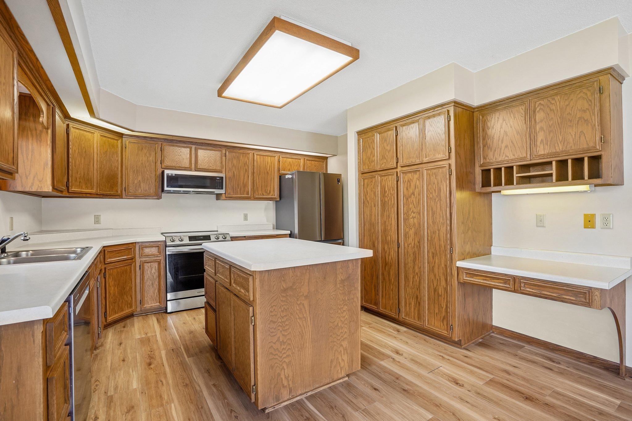 8912 Vincent Place Property Photo 14