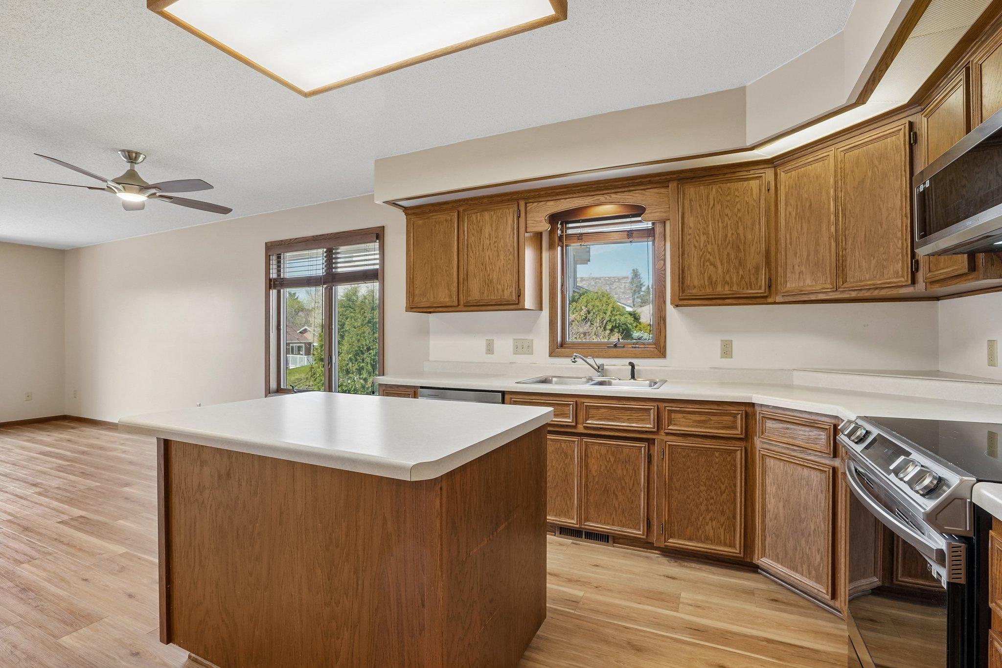 8912 Vincent Place Property Photo 16