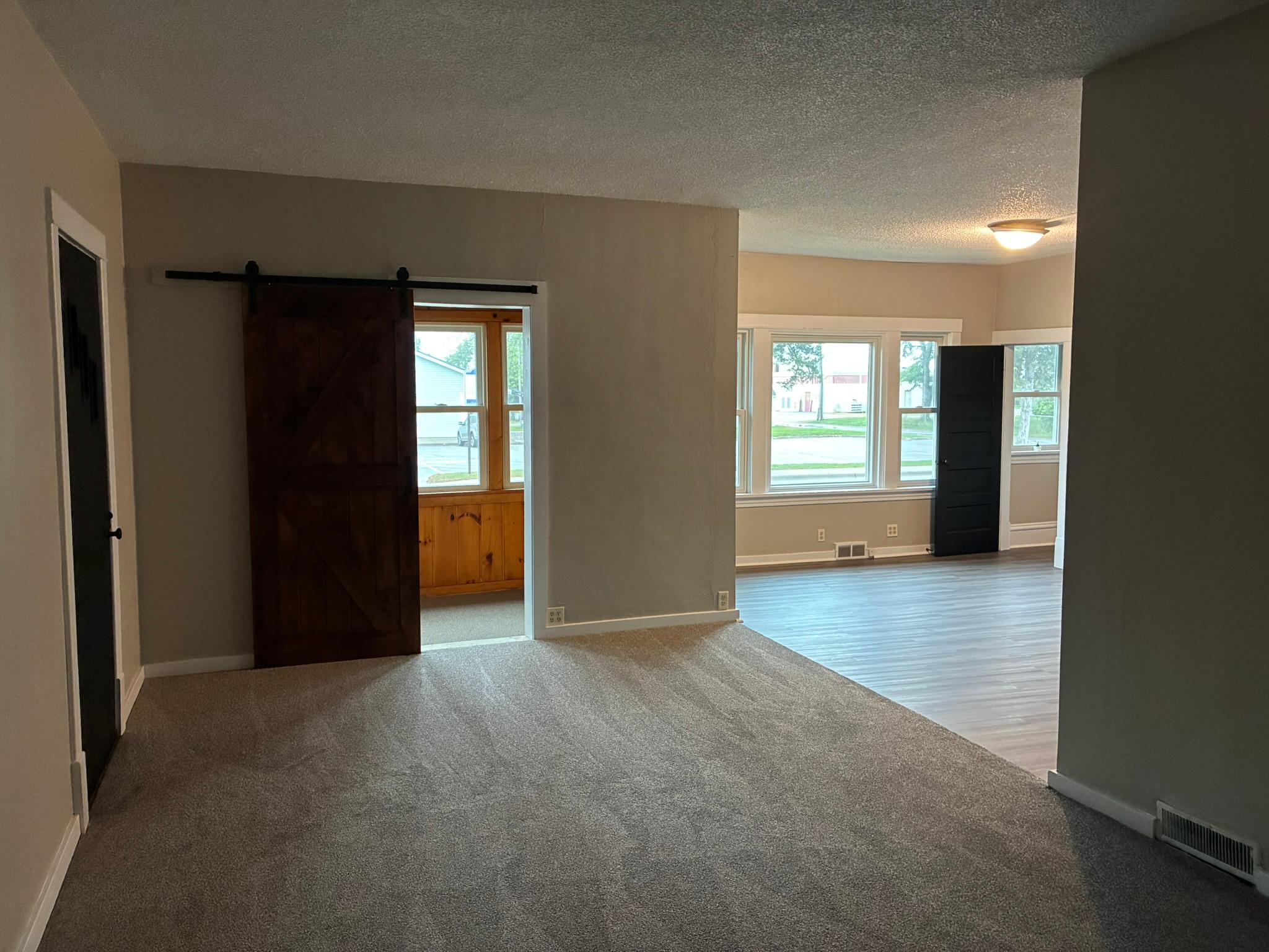 301 W Broadway Property Photo 9