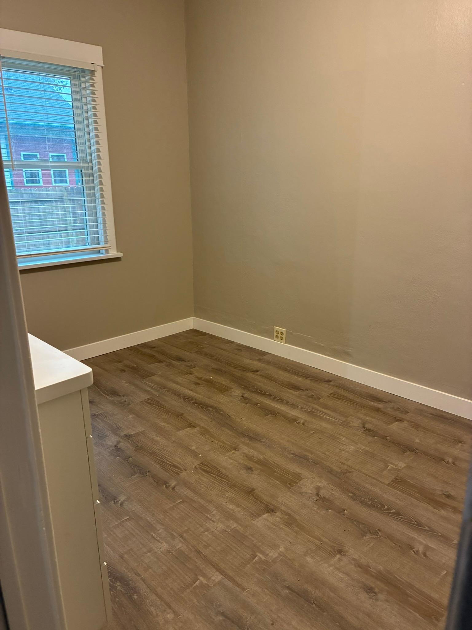 301 W Broadway Property Photo 11