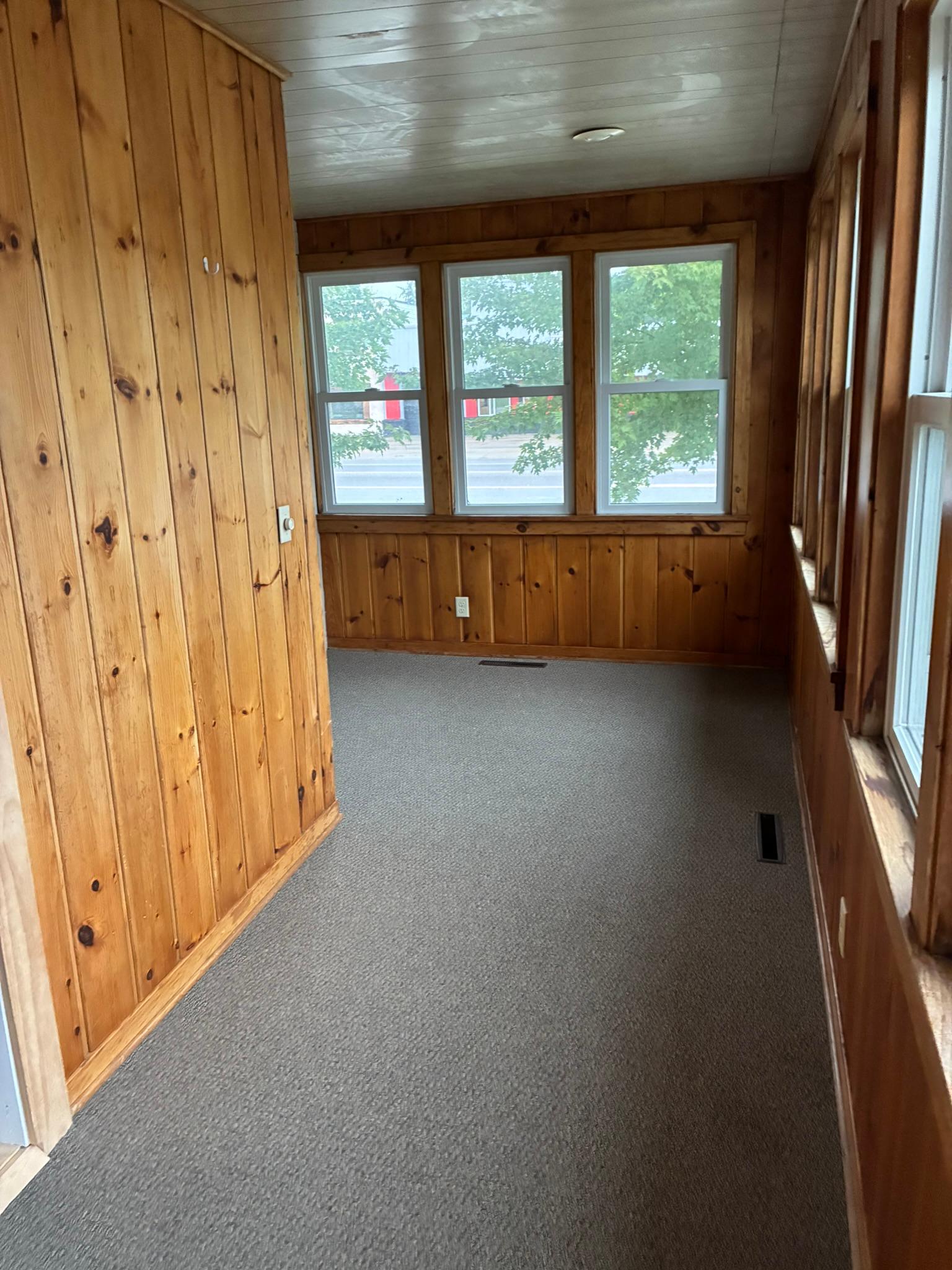 301 W Broadway Property Photo 15