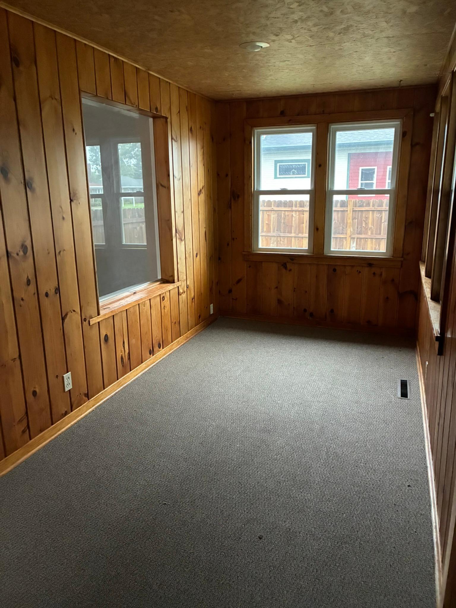301 W Broadway Property Photo 16