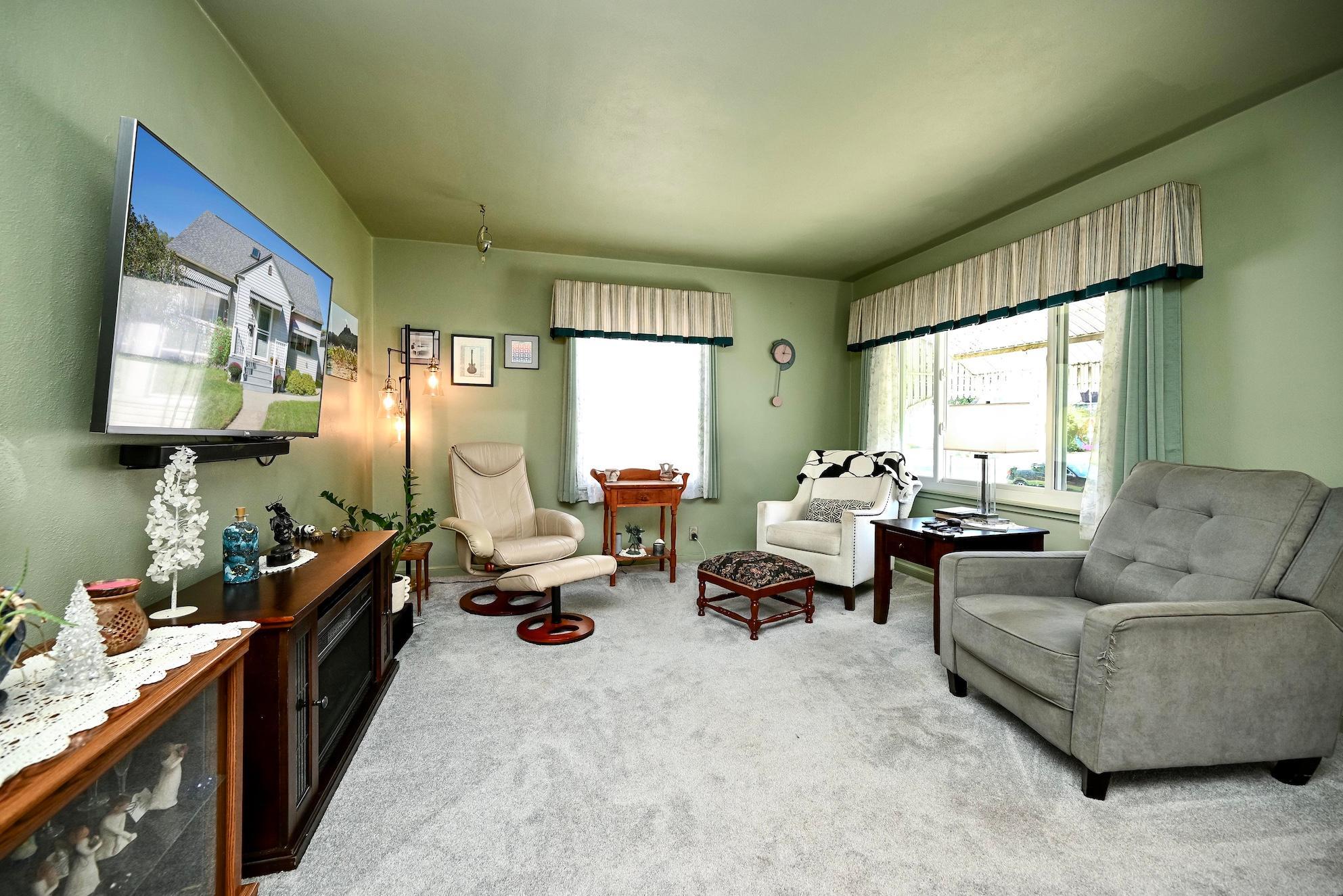 1022 Gilmore Avenue Property Photo 4