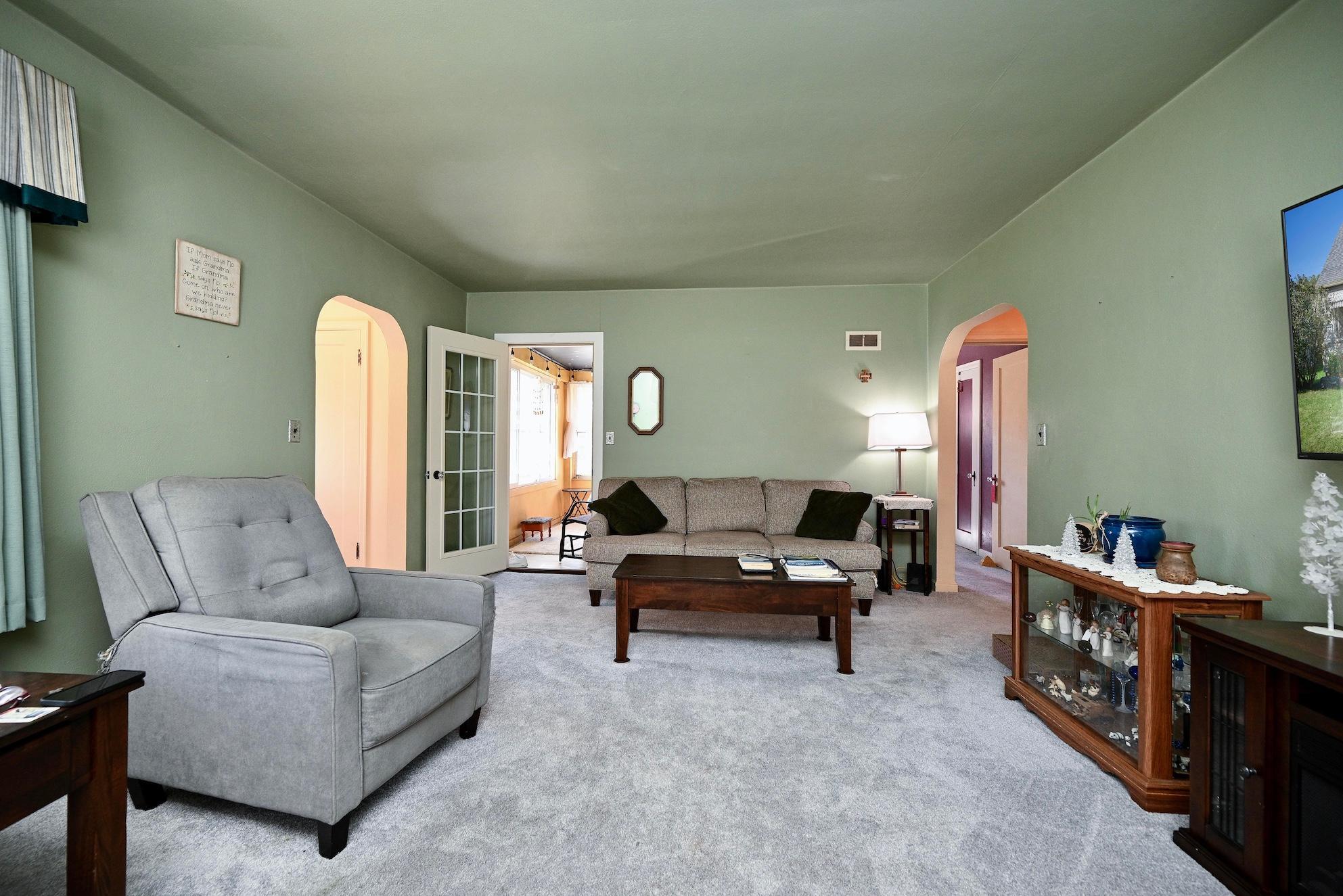 1022 Gilmore Avenue Property Photo 5