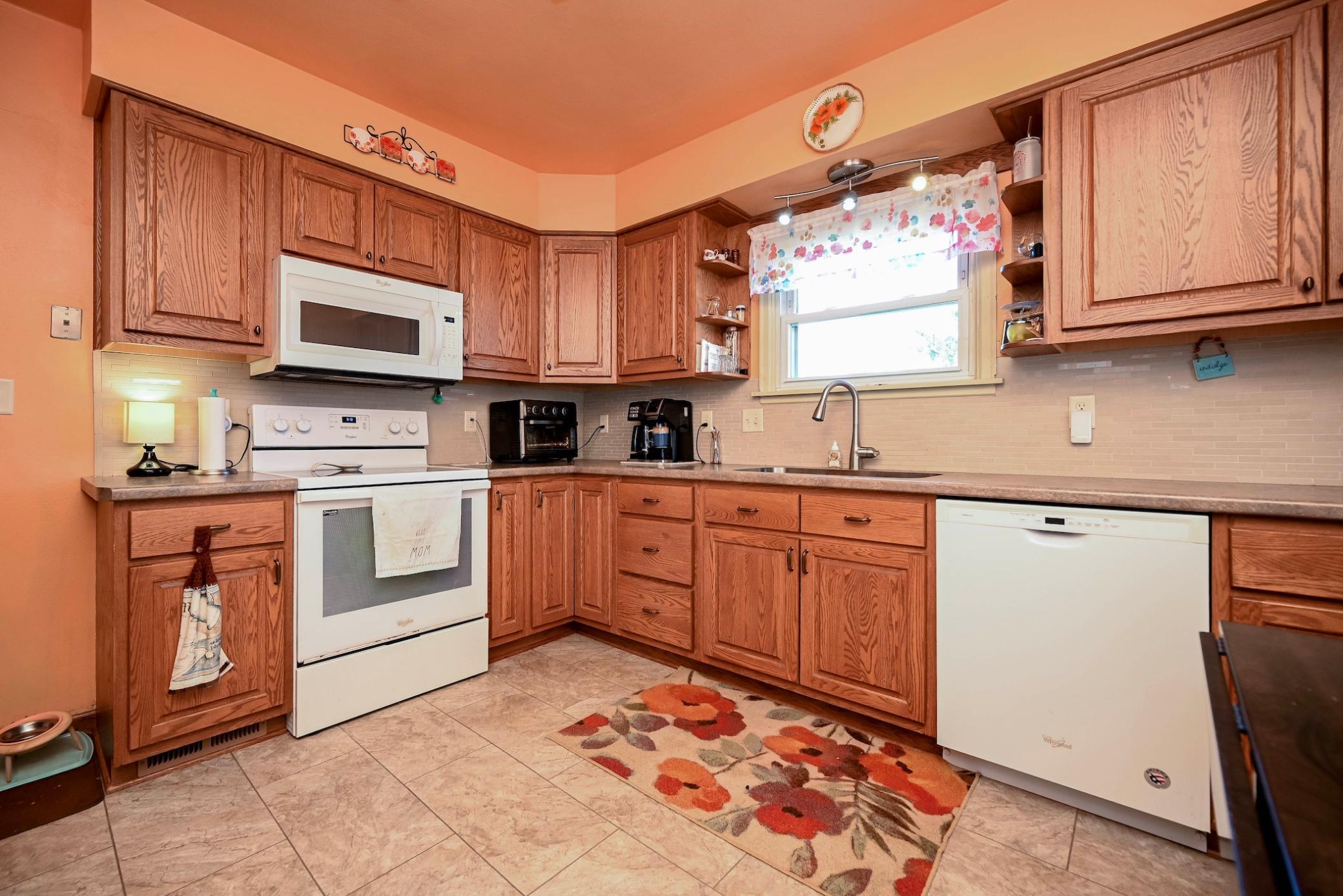 1022 Gilmore Avenue Property Photo 7