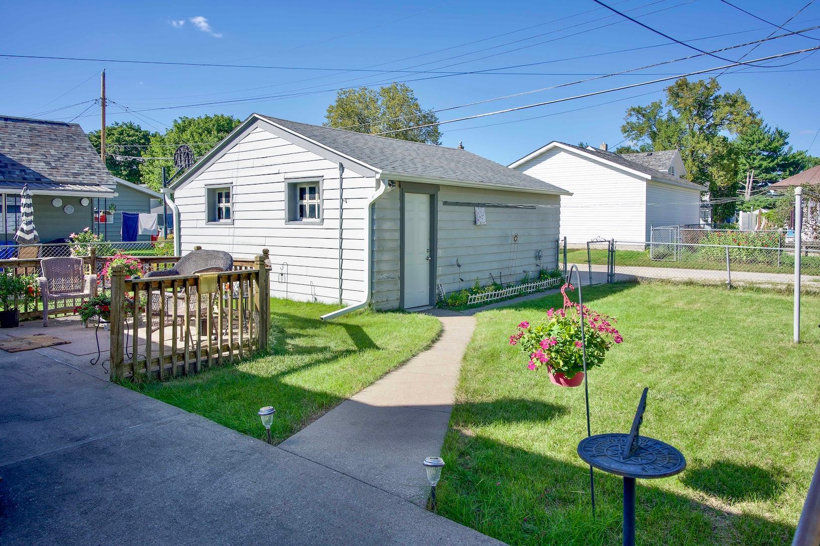 1022 Gilmore Avenue Property Photo 27