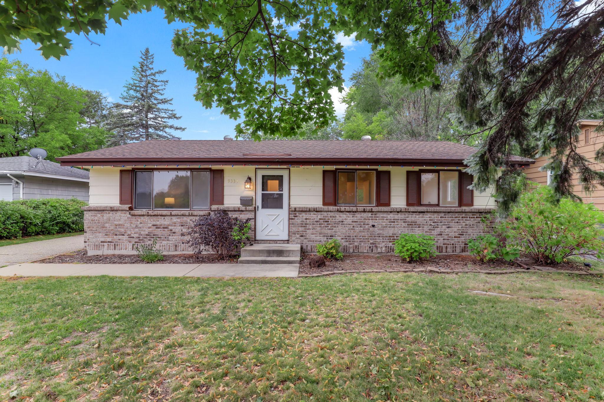 9330 Park Avenue S Property Photo 1