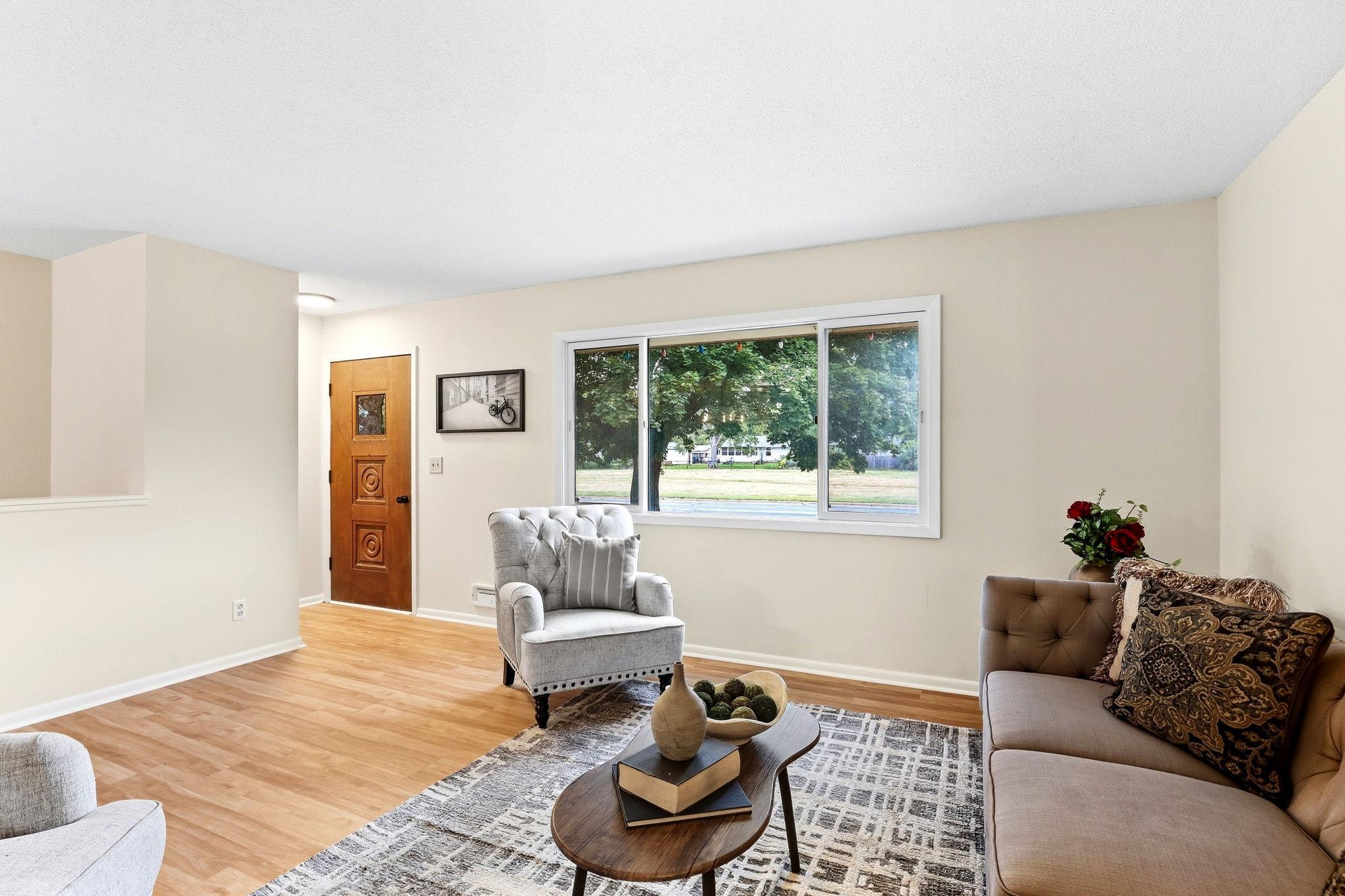 9330 Park Avenue S Property Photo 6