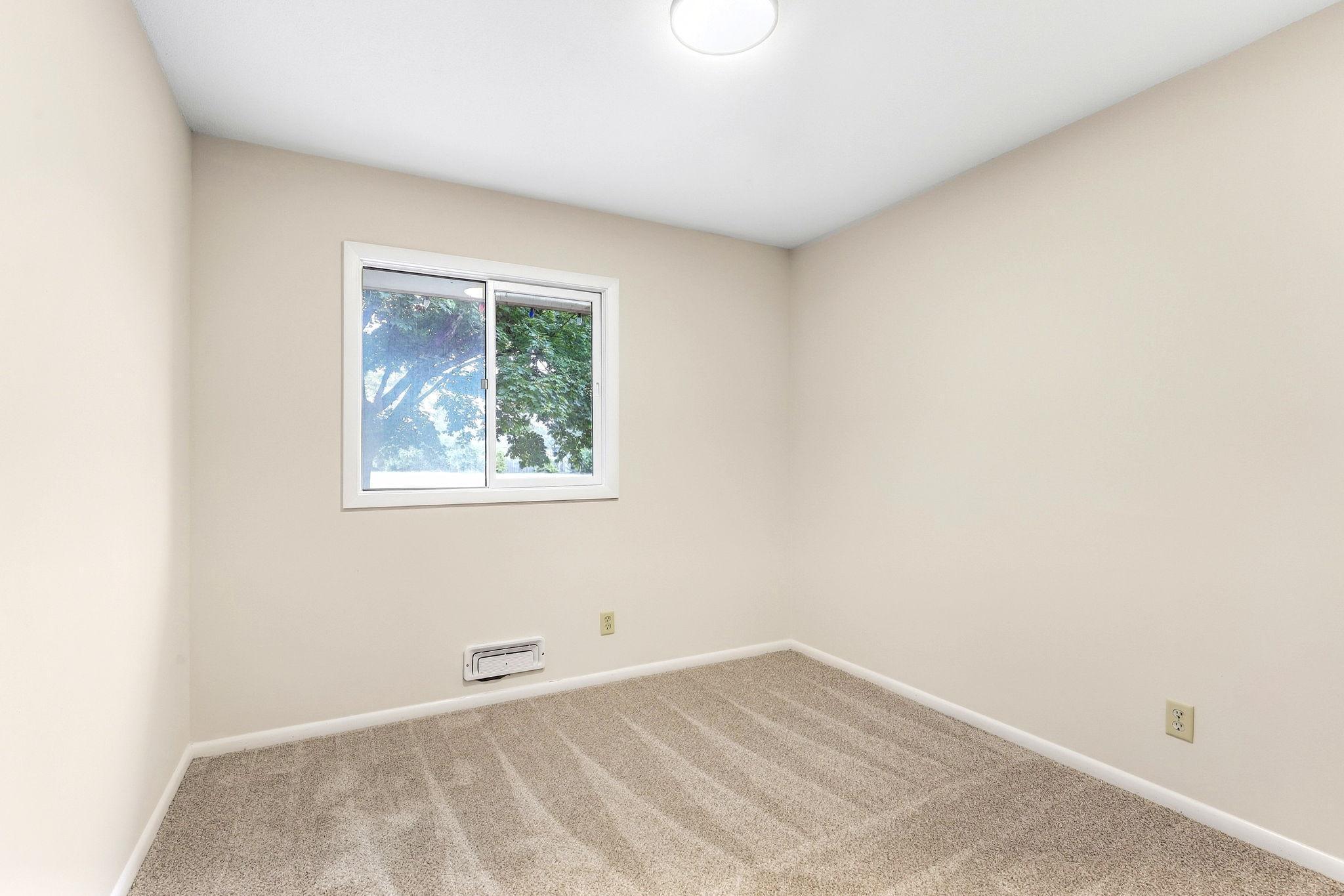 9330 Park Avenue S Property Photo 12