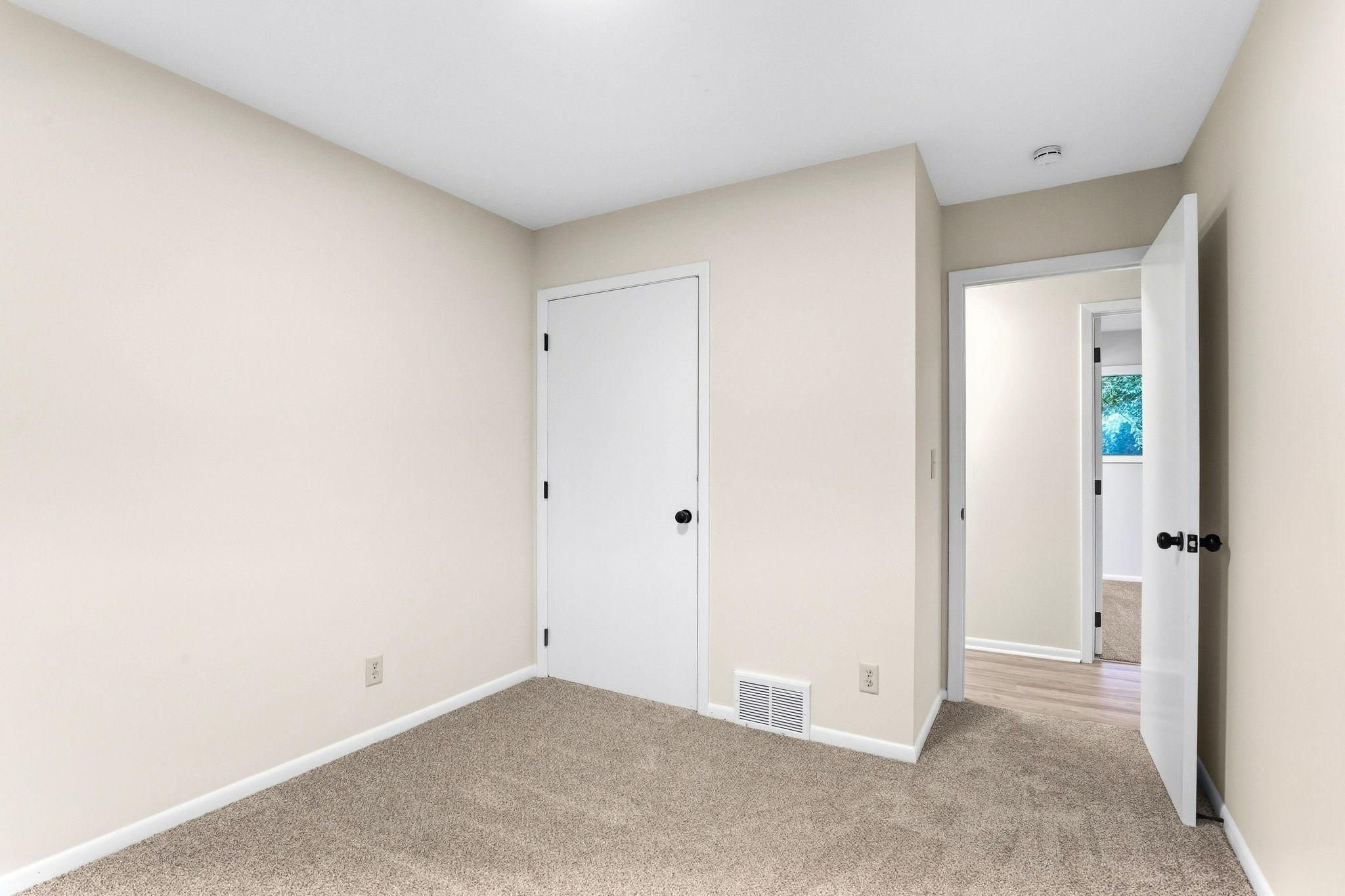 9330 Park Avenue S Property Photo 13